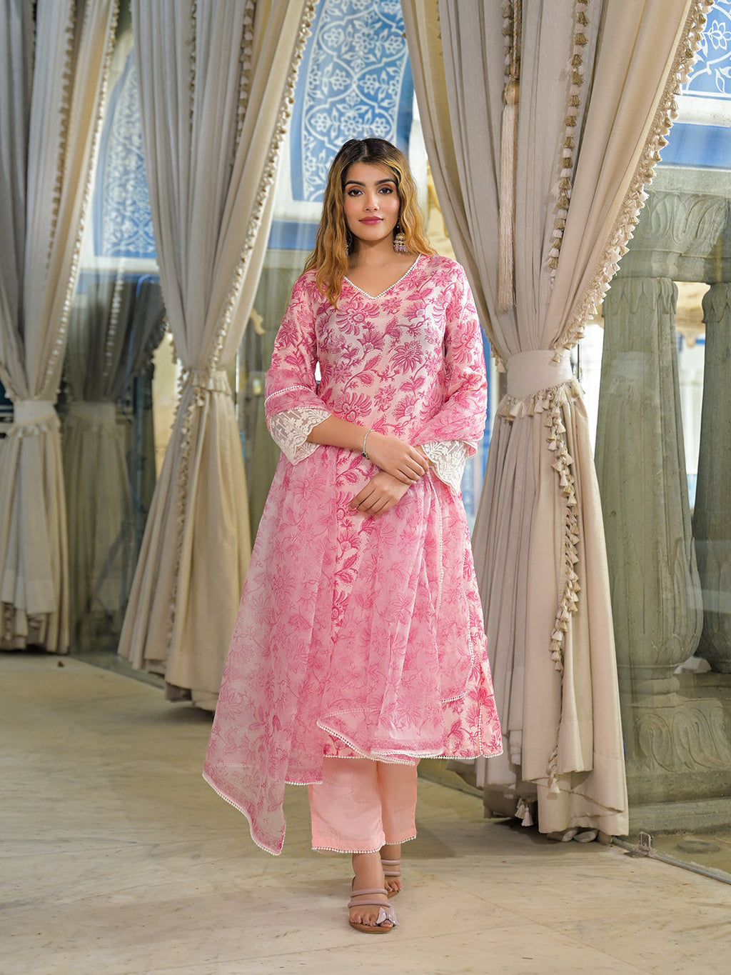 Noe Velarro Pink Hand Block Tussar Silk Straight Kurta Pant With Dupatta