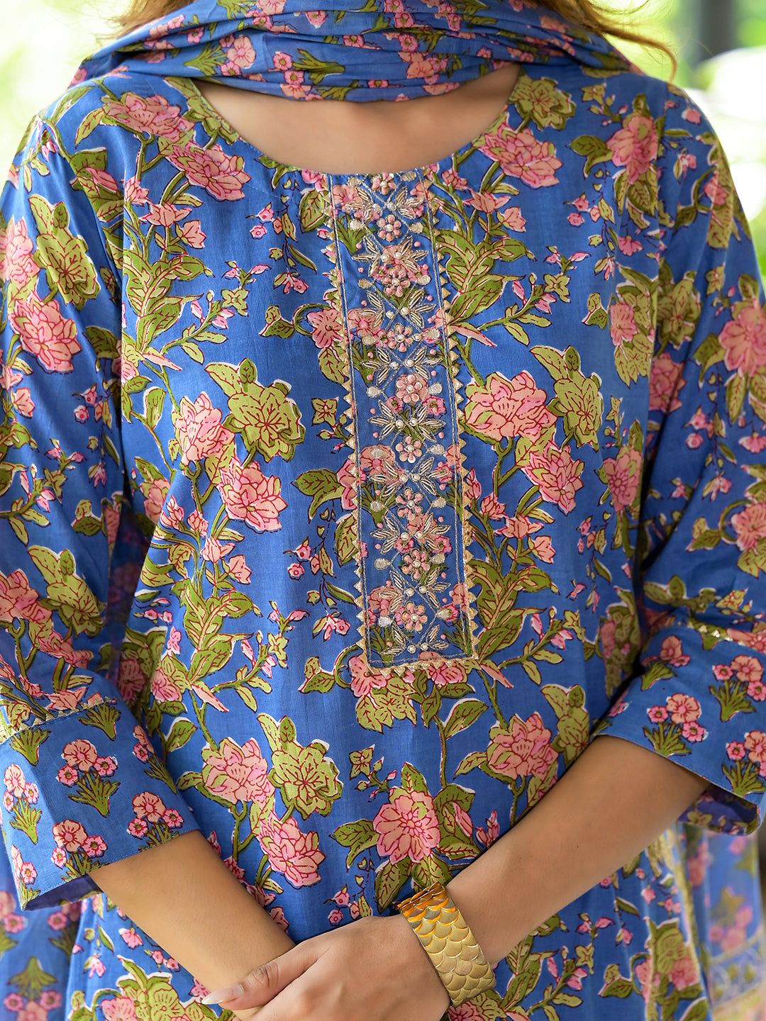 Noe Velarro blue Floral Print Cotton Straight fit Kurta Set