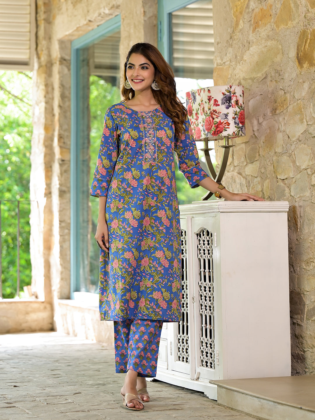 Noe Velarro blue Floral Print Cotton Straight fit Kurta Set