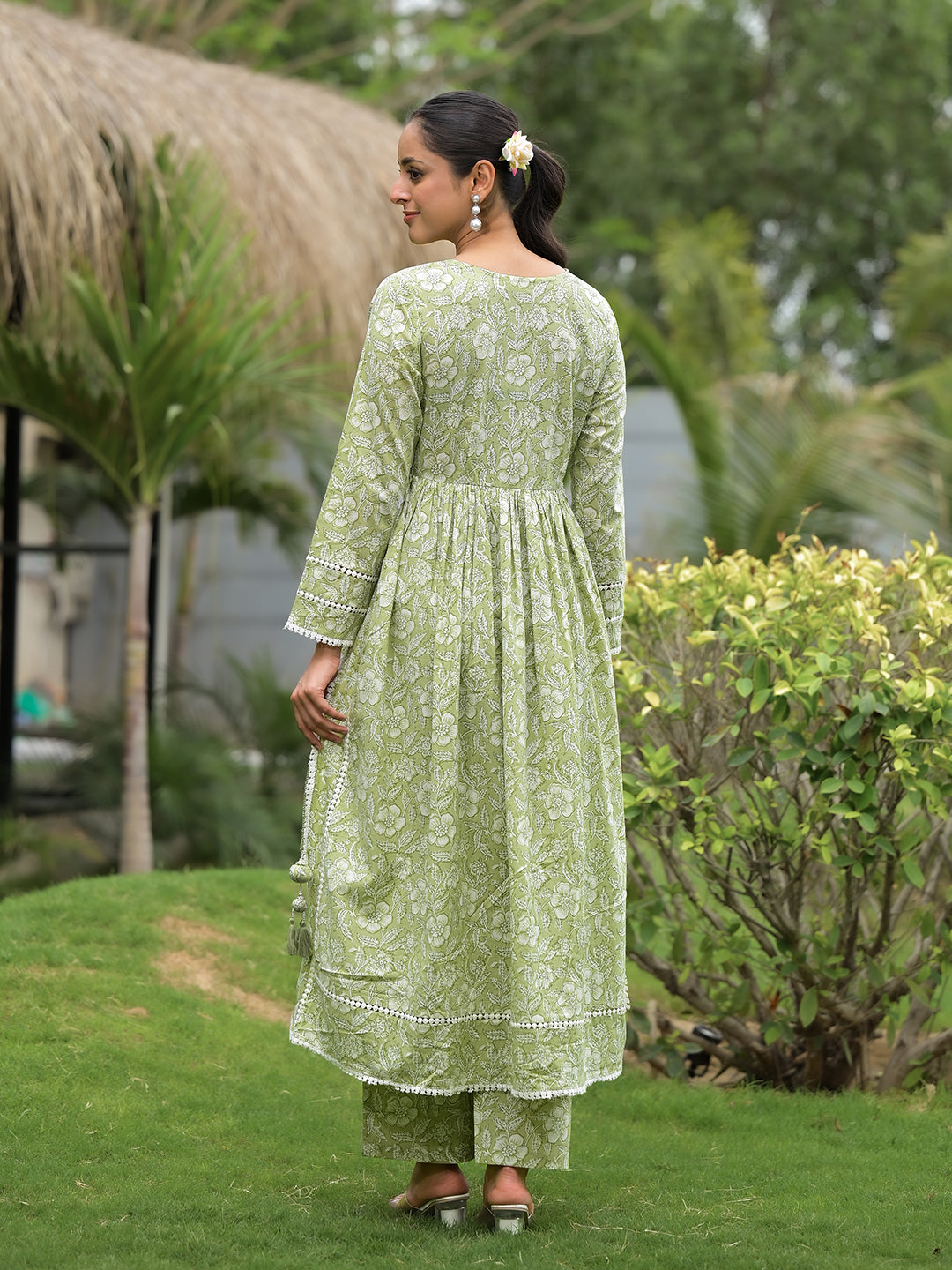 Noe Velarro Green Floral Print Cotton Nyra Cut Kurta Pant Set