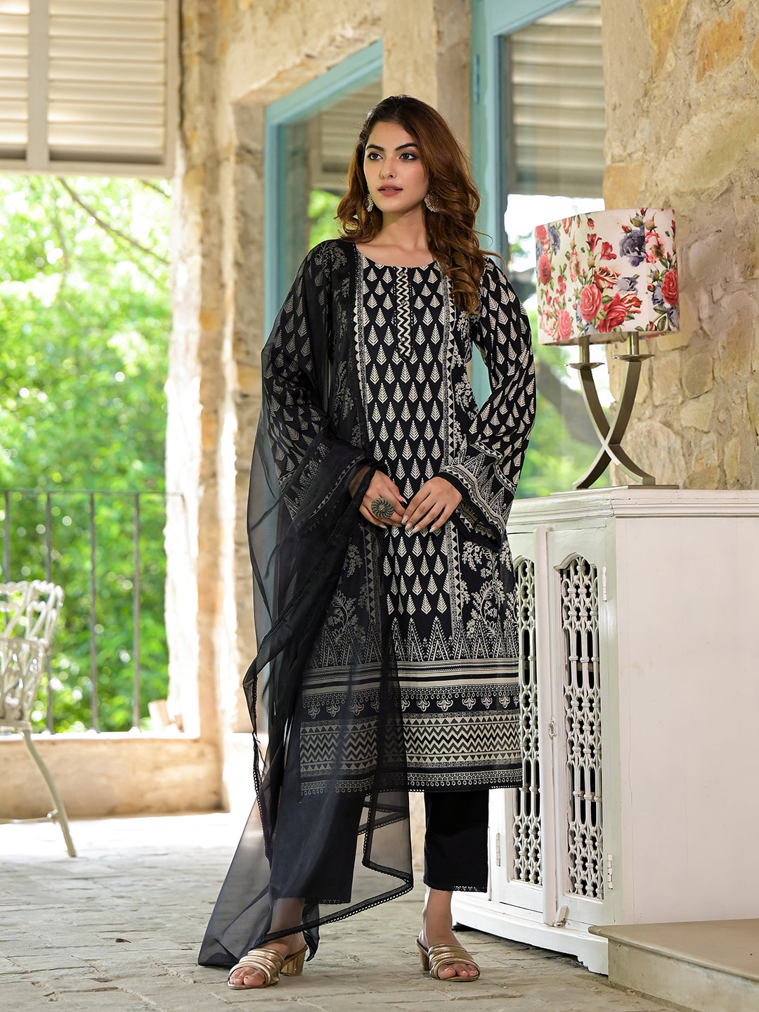 Noe Velarro Black Cotton Straight Fit Knee Long Kurta Set for Women