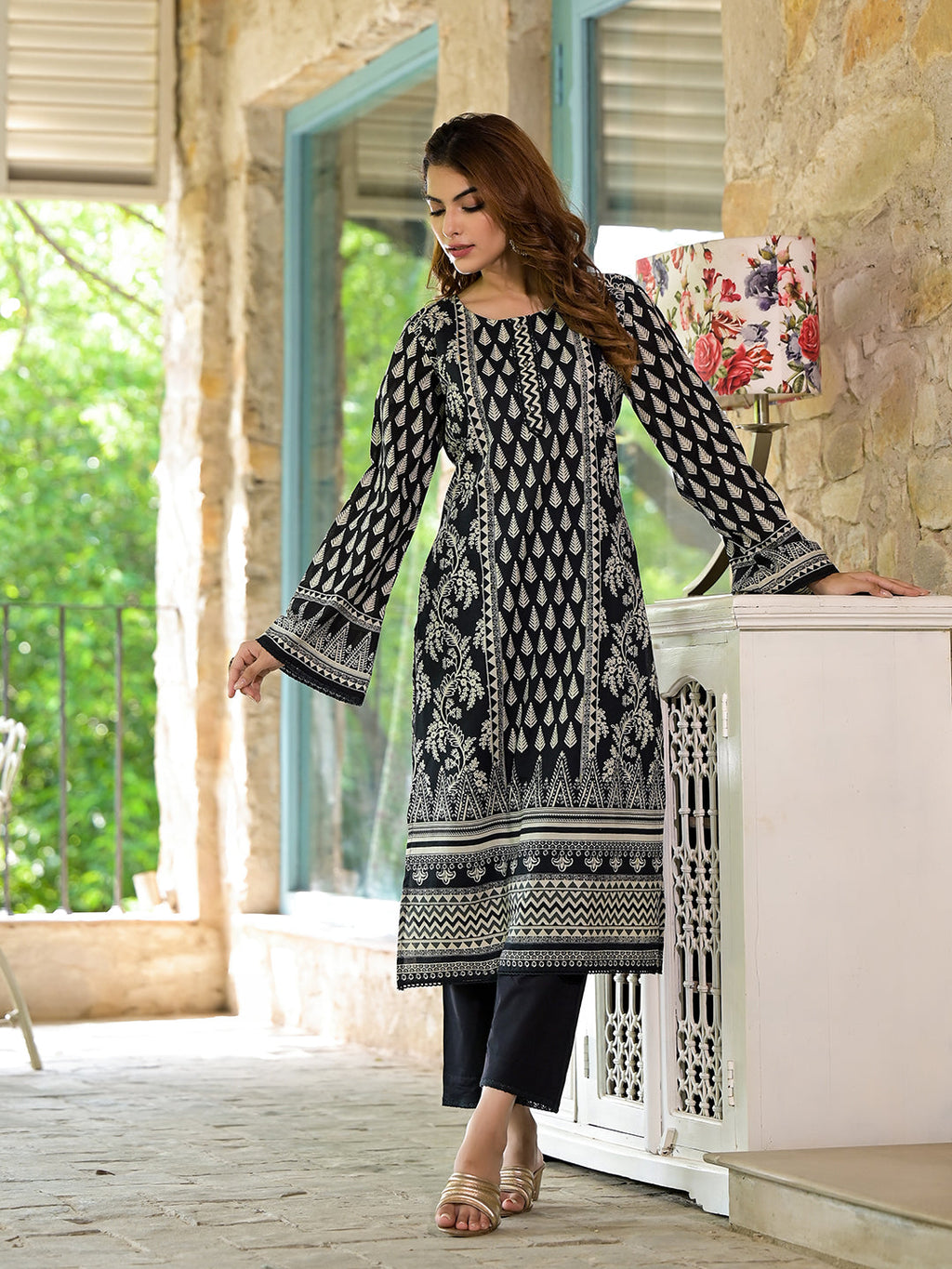 Noe Velarro Black Cotton Straight Fit Knee Long Kurta Set for Women