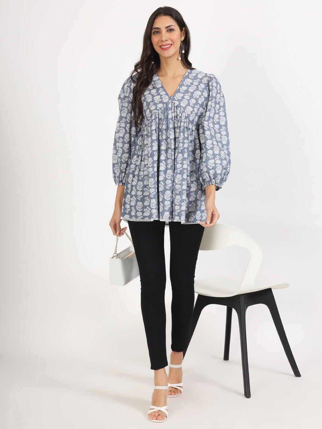 Noe Velarro Grey White Floral Printed Cotton Top
