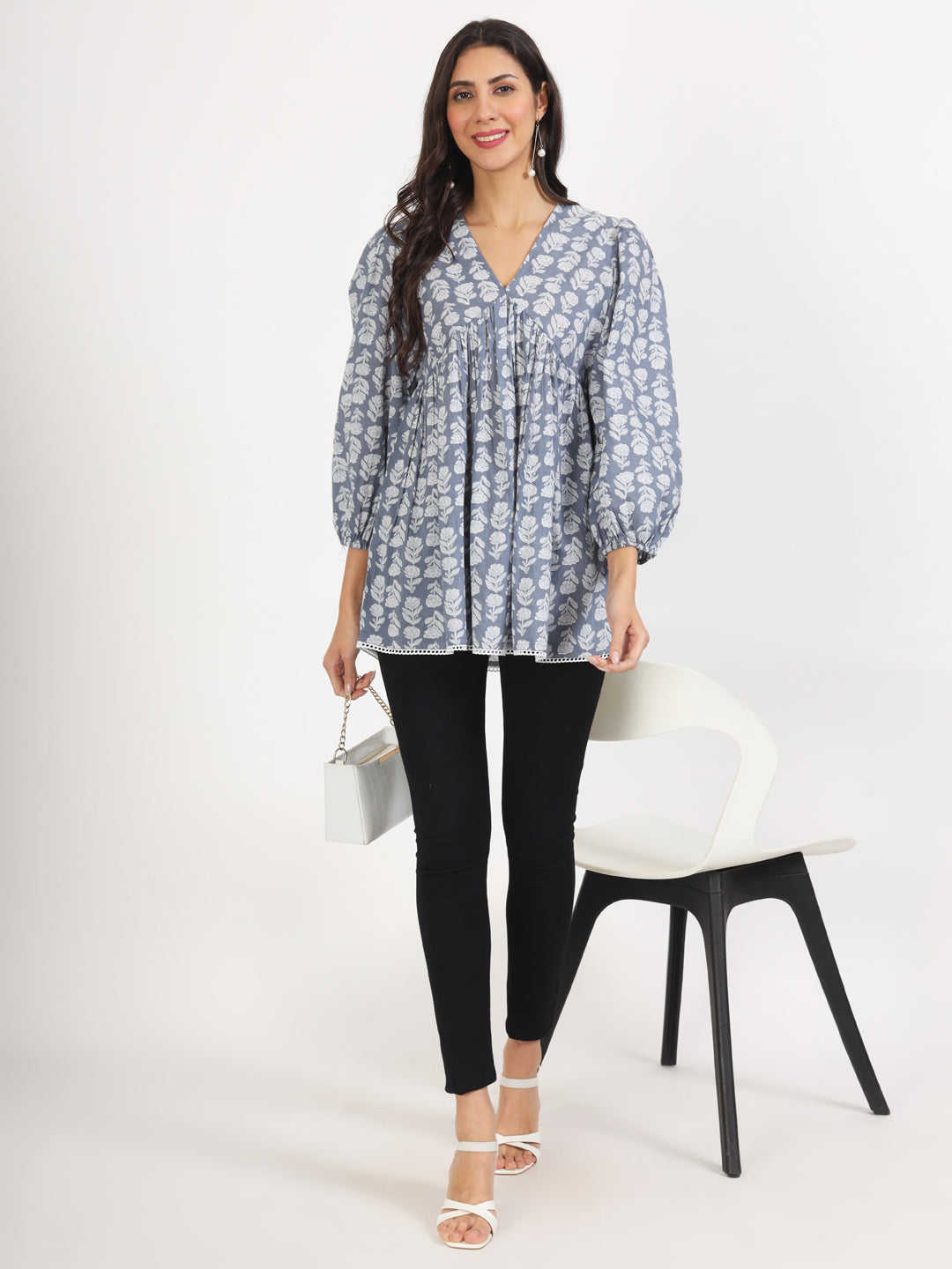 Noe Velarro Grey White Floral Printed Cotton Top