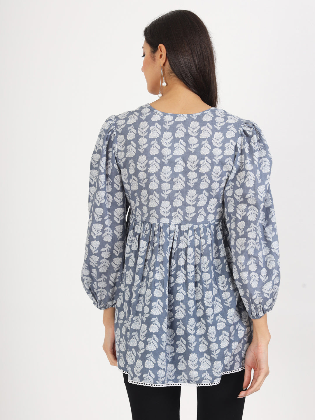 Noe Velarro Grey White Floral Printed Cotton Top