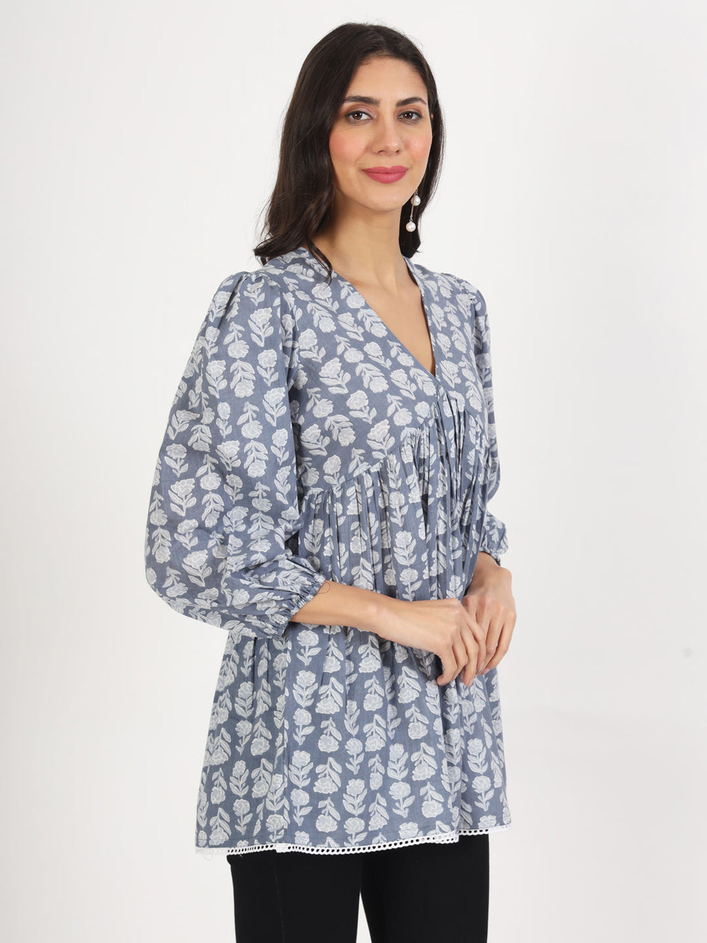 Noe Velarro Grey White Floral Printed Cotton Top