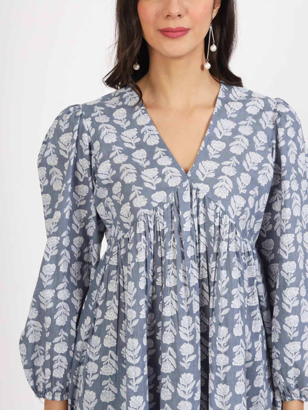 Noe Velarro Grey White Floral Printed Cotton Top