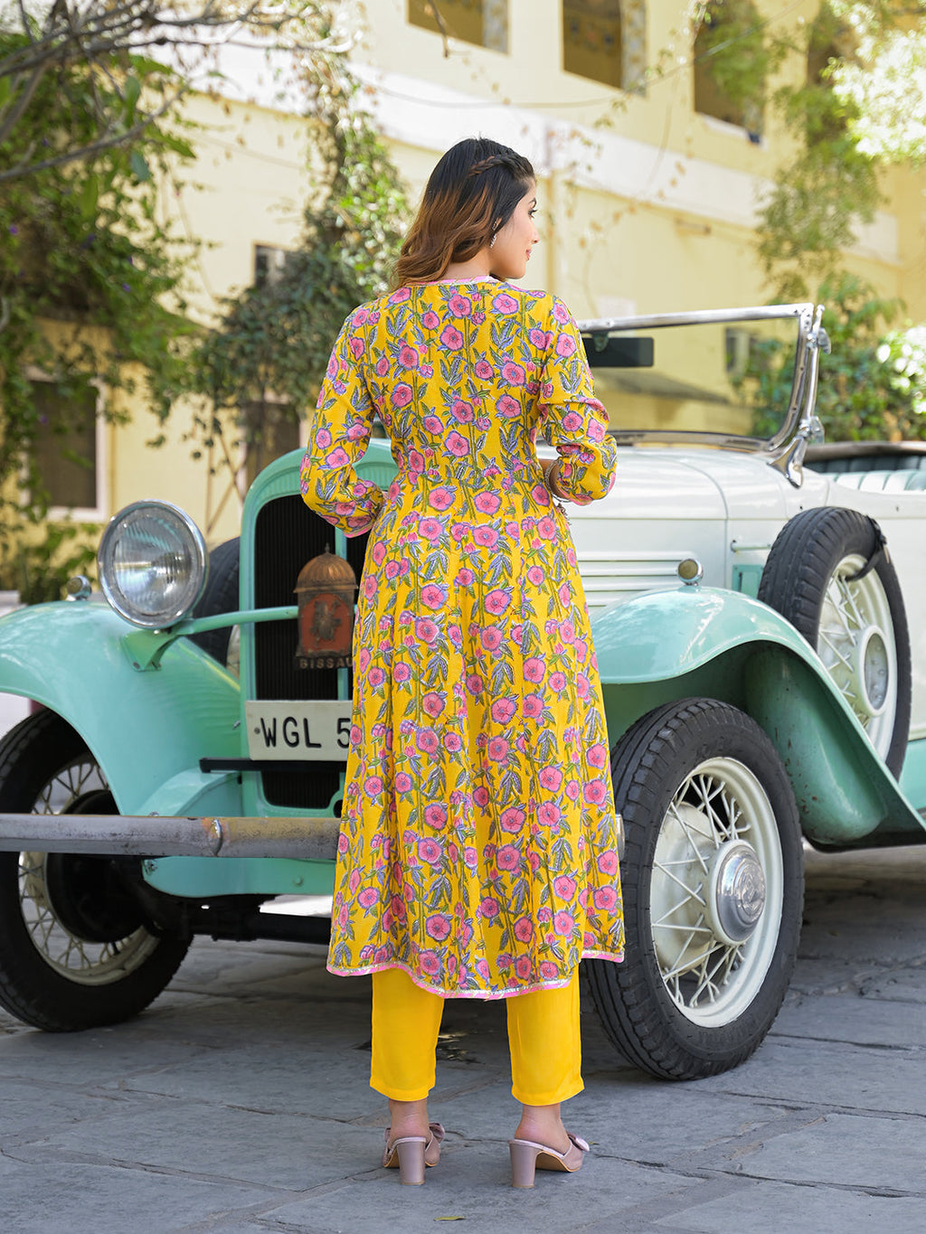 Noe Velarro Yellow Floral Printed Muslin Kurta Pant with Dupatta
