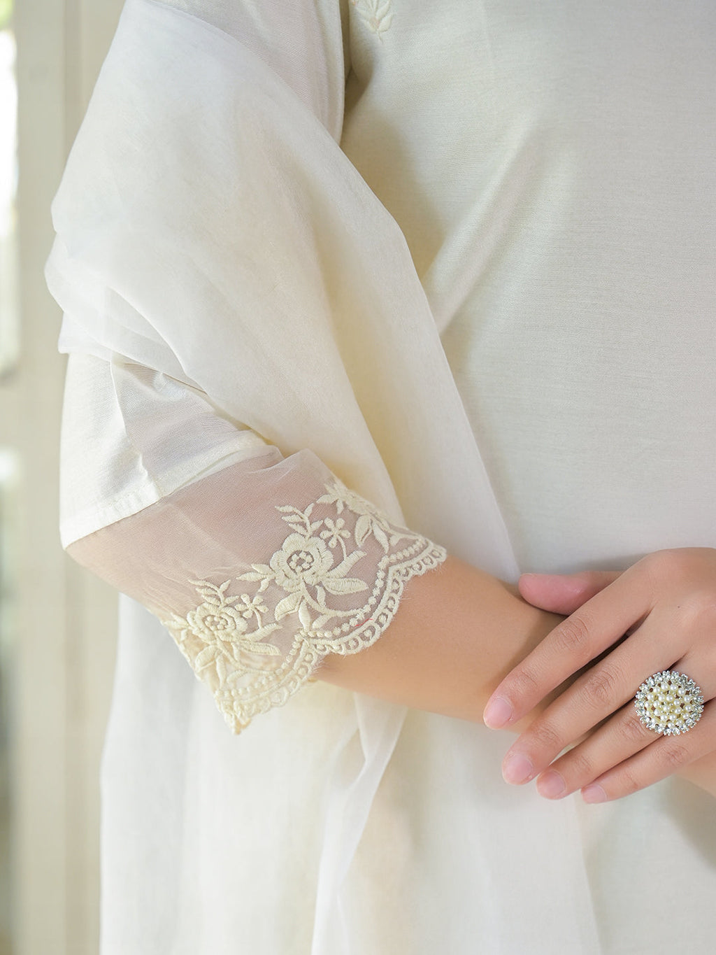 Noe Velarro Cream Chanderi Kurta Pant With Dupatta