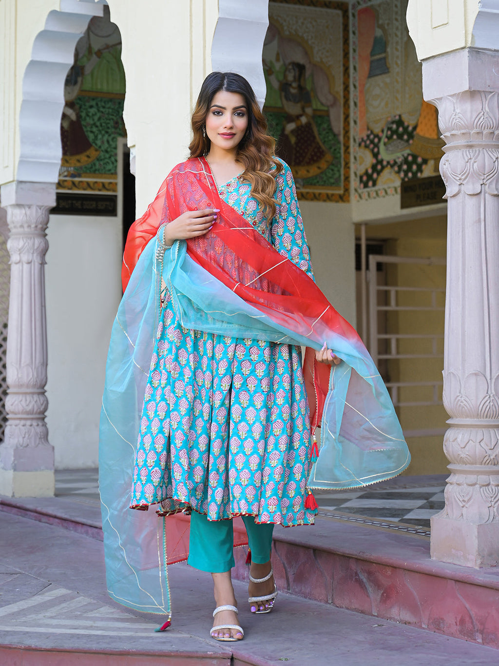Noe Velarro Turquoise blue Floral Muslin Printed Kurta Pand with Dupatta