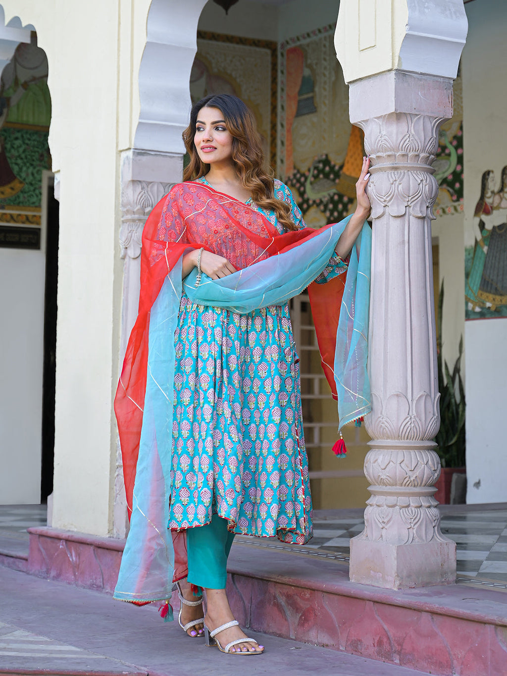 Noe Velarro Turquoise blue Floral Muslin Printed Kurta Pand with Dupatta