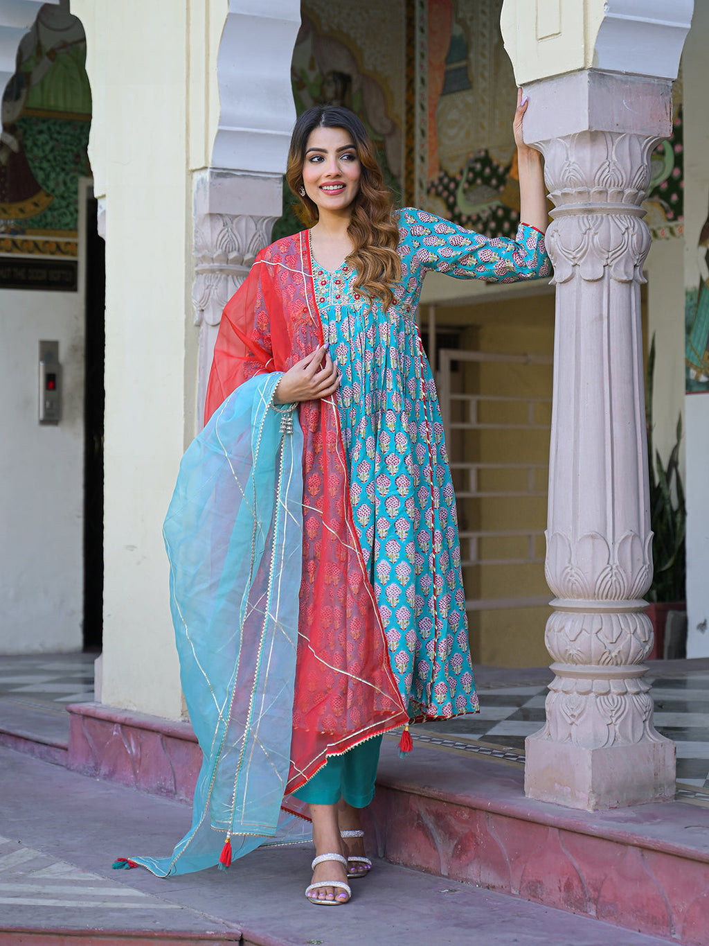 Noe Velarro Turquoise blue Floral Muslin Printed Kurta Pand with Dupatta