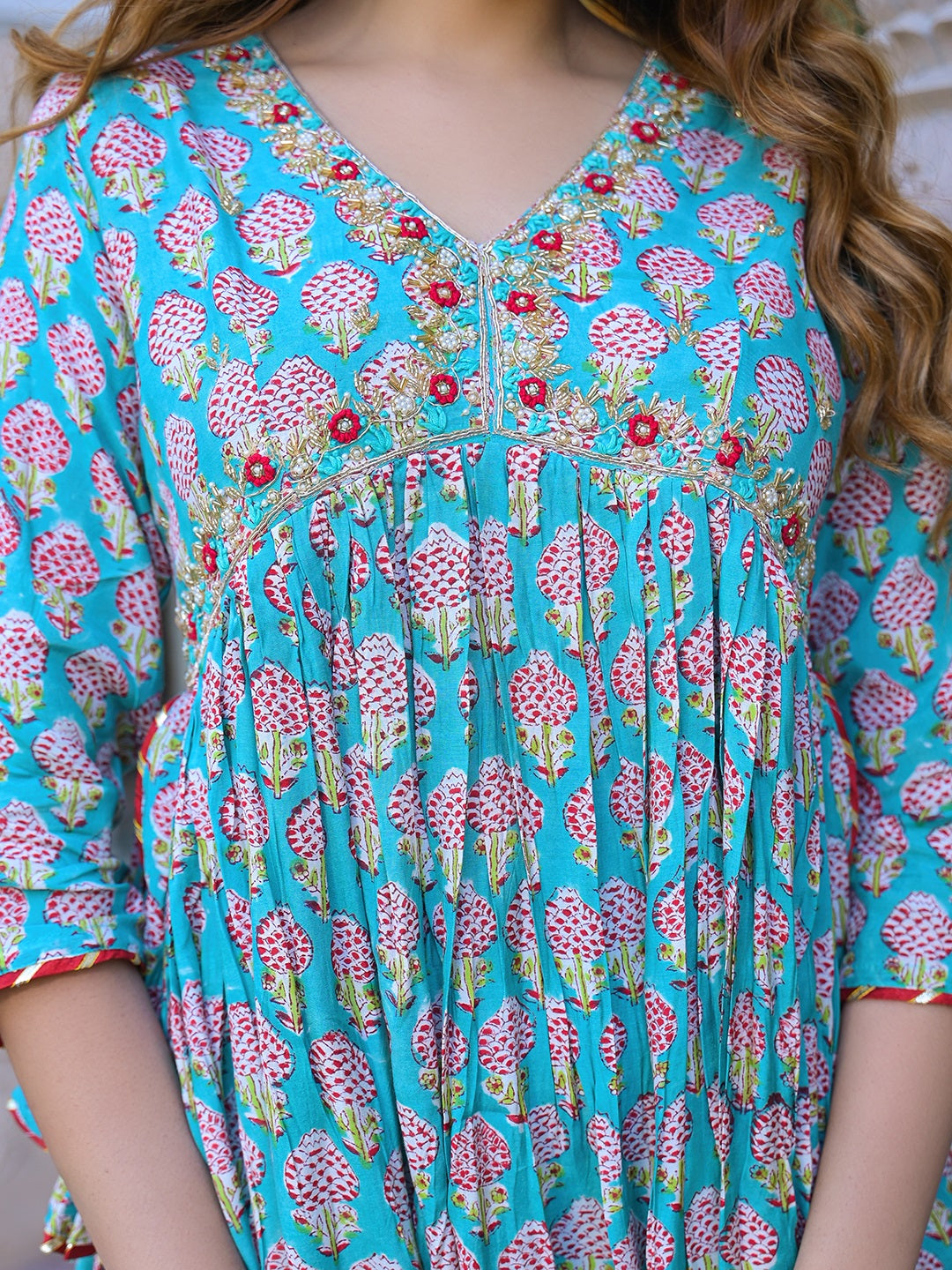 Noe Velarro Turquoise blue Floral Muslin Printed Kurta Pand with Dupatta