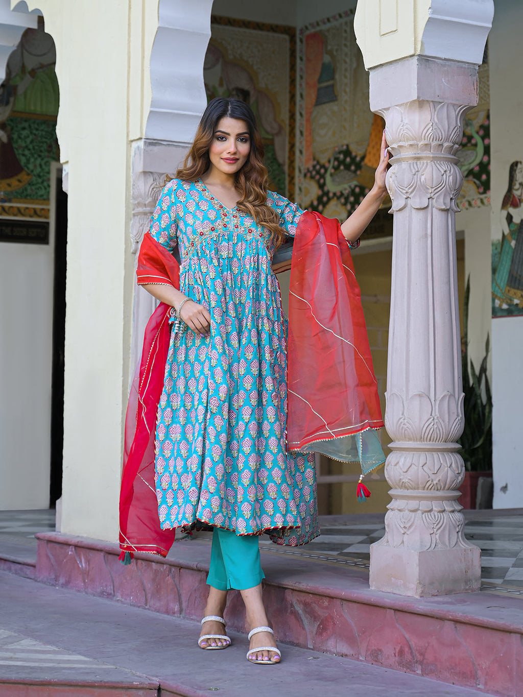 Noe Velarro Turquoise blue Floral Muslin Printed Kurta Pand with Dupatta