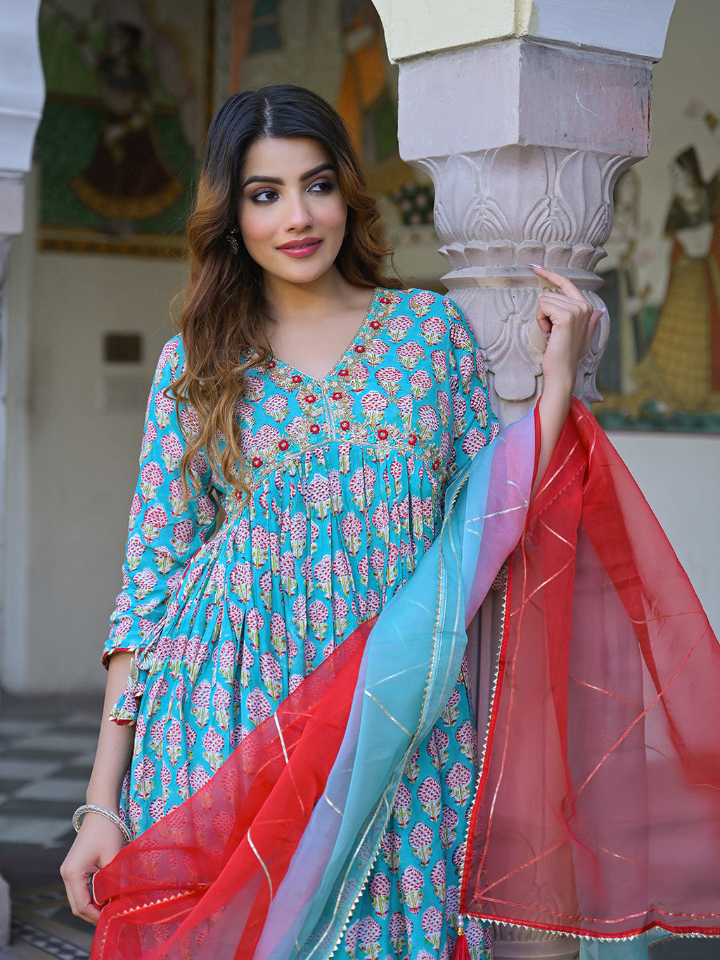 Noe Velarro Turquoise blue Floral Muslin Printed Kurta Pand with Dupatta