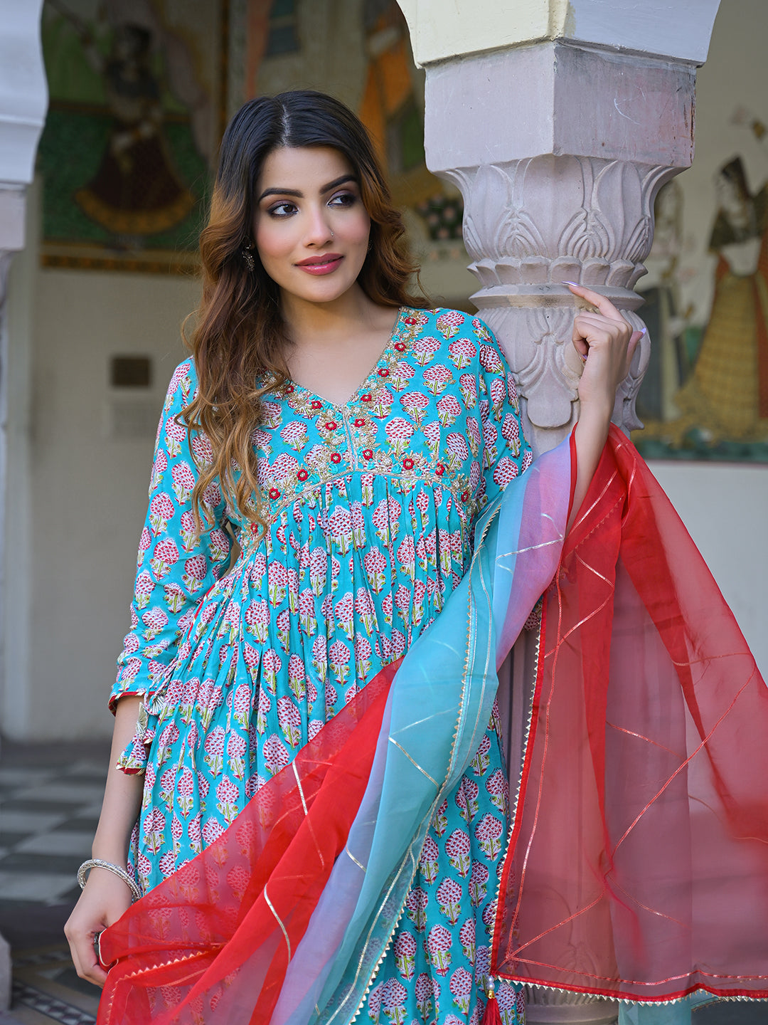Noe Velarro Turquoise blue Floral Muslin Printed Kurta Pand with Dupatta