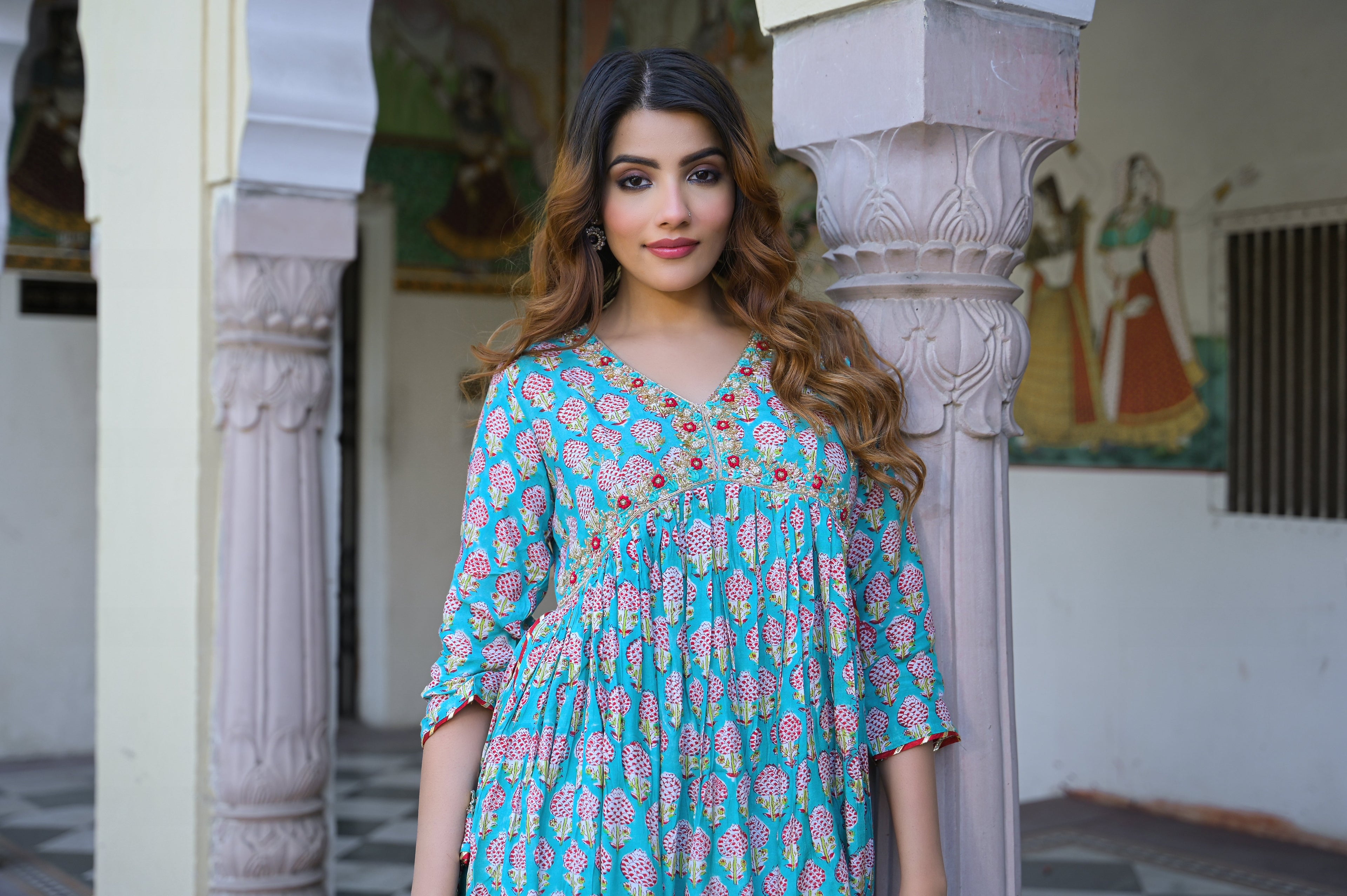 Noe Velarro Turquoise blue Floral Muslin Printed Kurta Pand with Dupatta