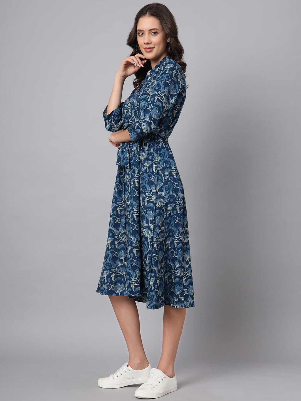 Noe Velarro Blue Floral Print Rayon Midi Dress