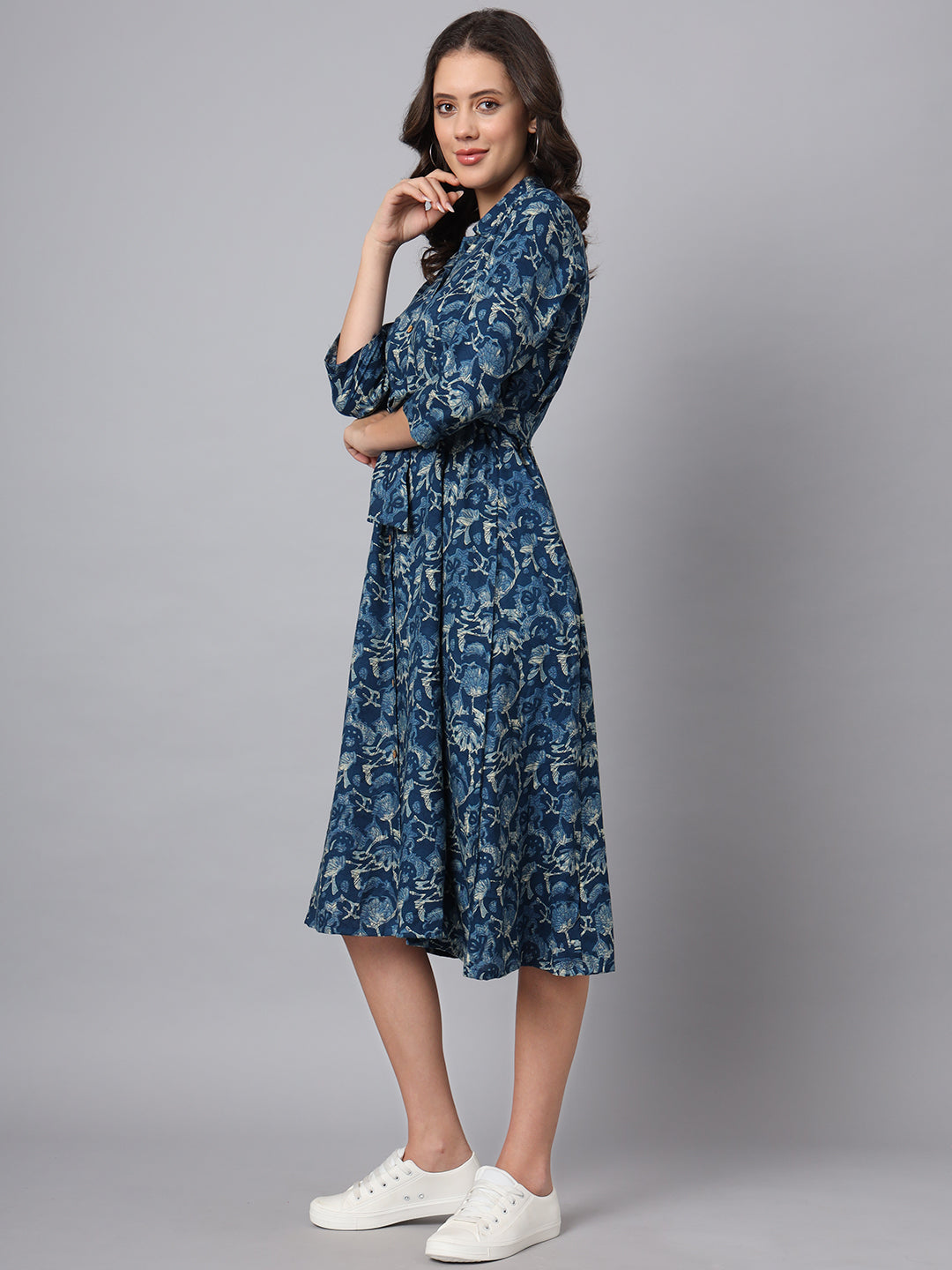 Noe Velarro Blue Floral Print Rayon Midi Dress