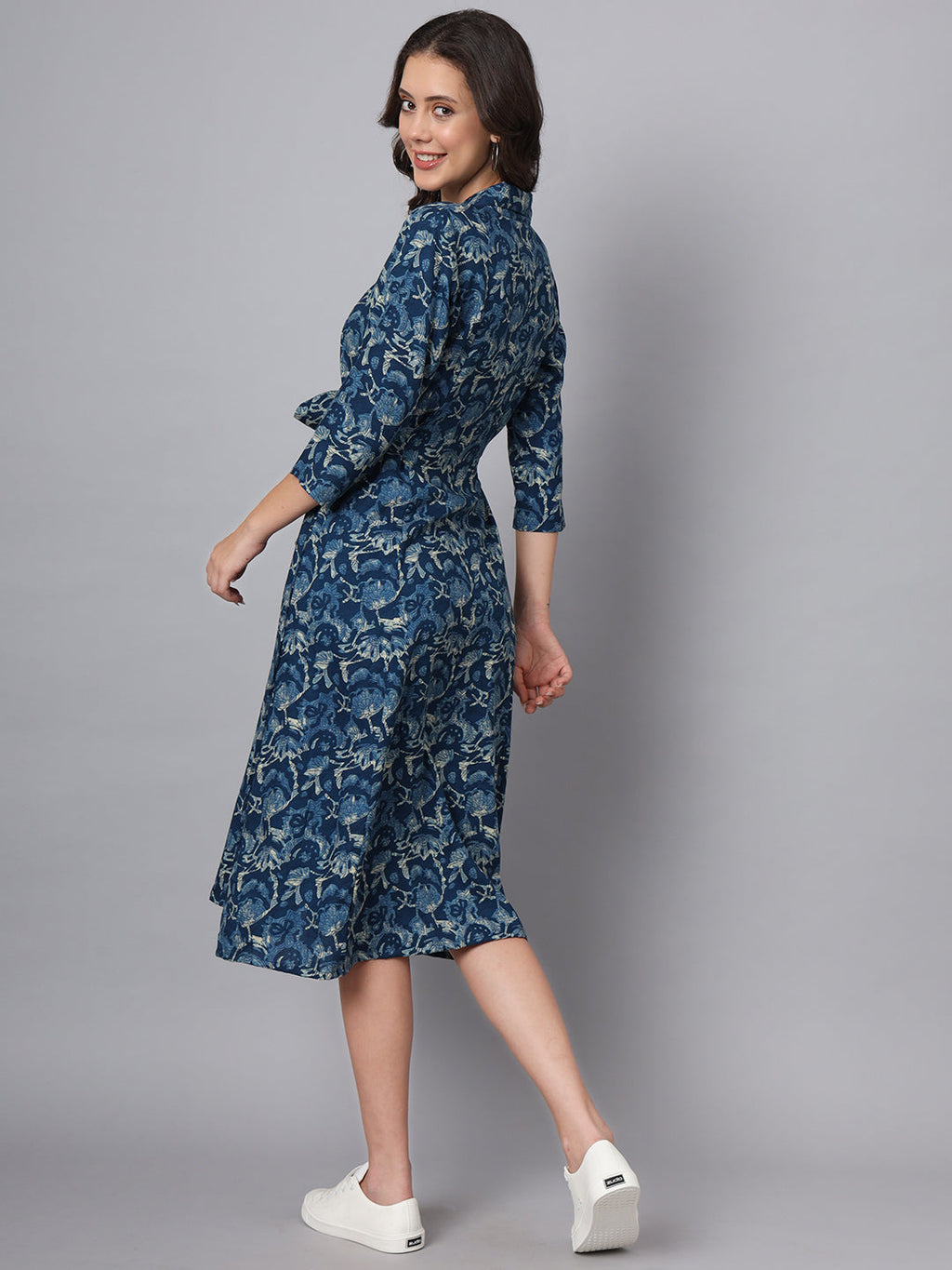Noe Velarro Blue Floral Print Rayon Midi Dress