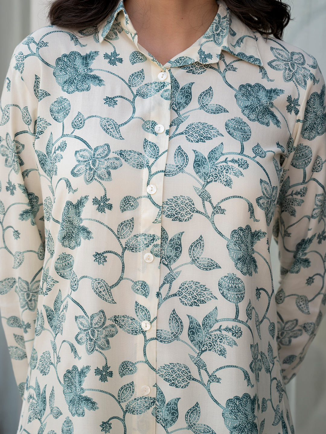 Noe Velarro White & Green Floral Printed Rayon Co-ord Set