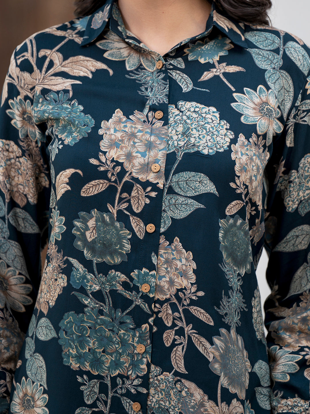 Noe Velarro Bottle green Floral Printed Rayon Co-ord Set for Women