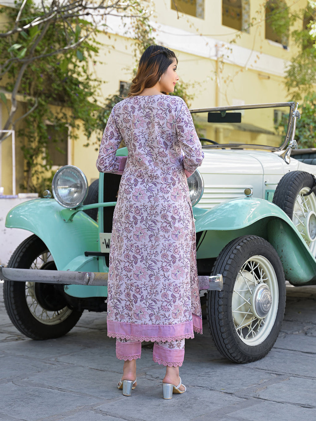 Noe Velarro Light Purple Floral Printed kurta Pant with Dupatta