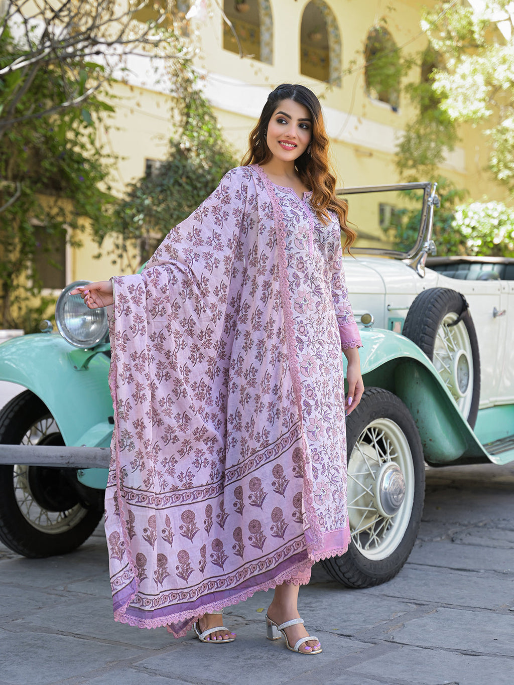 Noe Velarro Light Purple Floral Printed kurta Pant with Dupatta