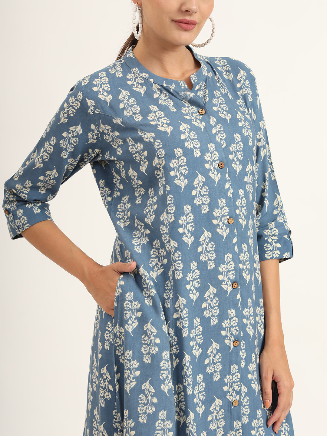 Noe Velarro Blue Floral Print Pure Cotton Straight Kurta