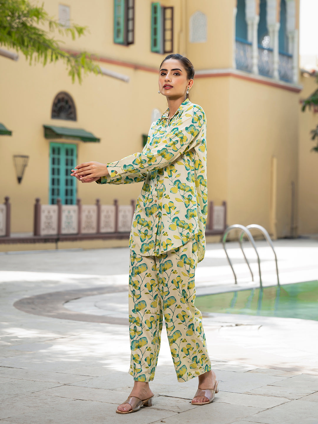 Noe Velarro green Floral Printed Rayon Co-ord Set for Women