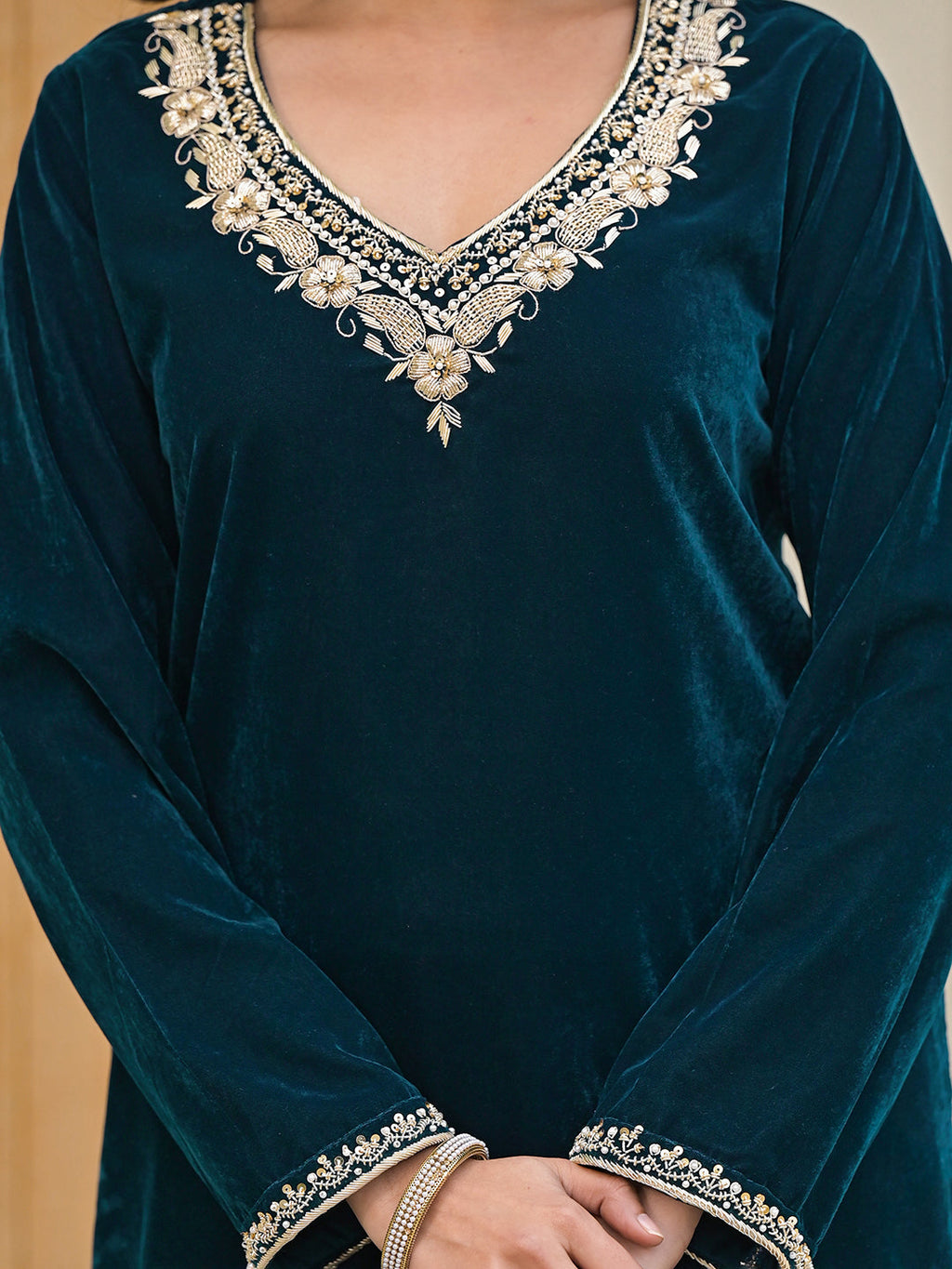 Noe Velarro Embroidered Green Velvet Kurta Pant Dupatta Set for Women