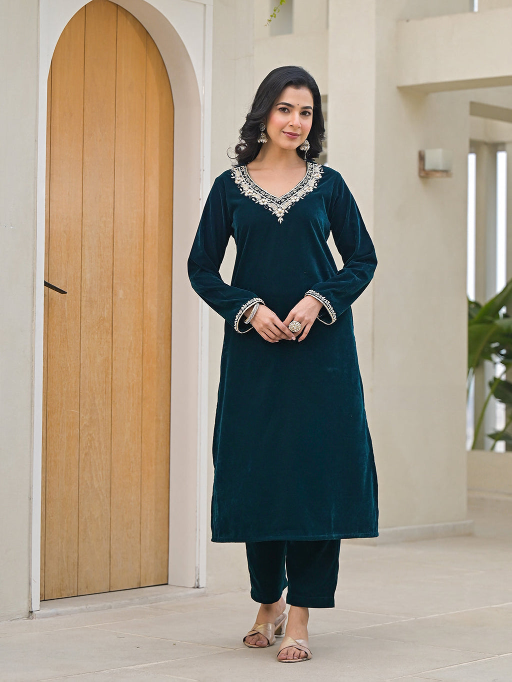 Noe Velarro Embroidered Green Velvet Kurta Pant Dupatta Set for Women