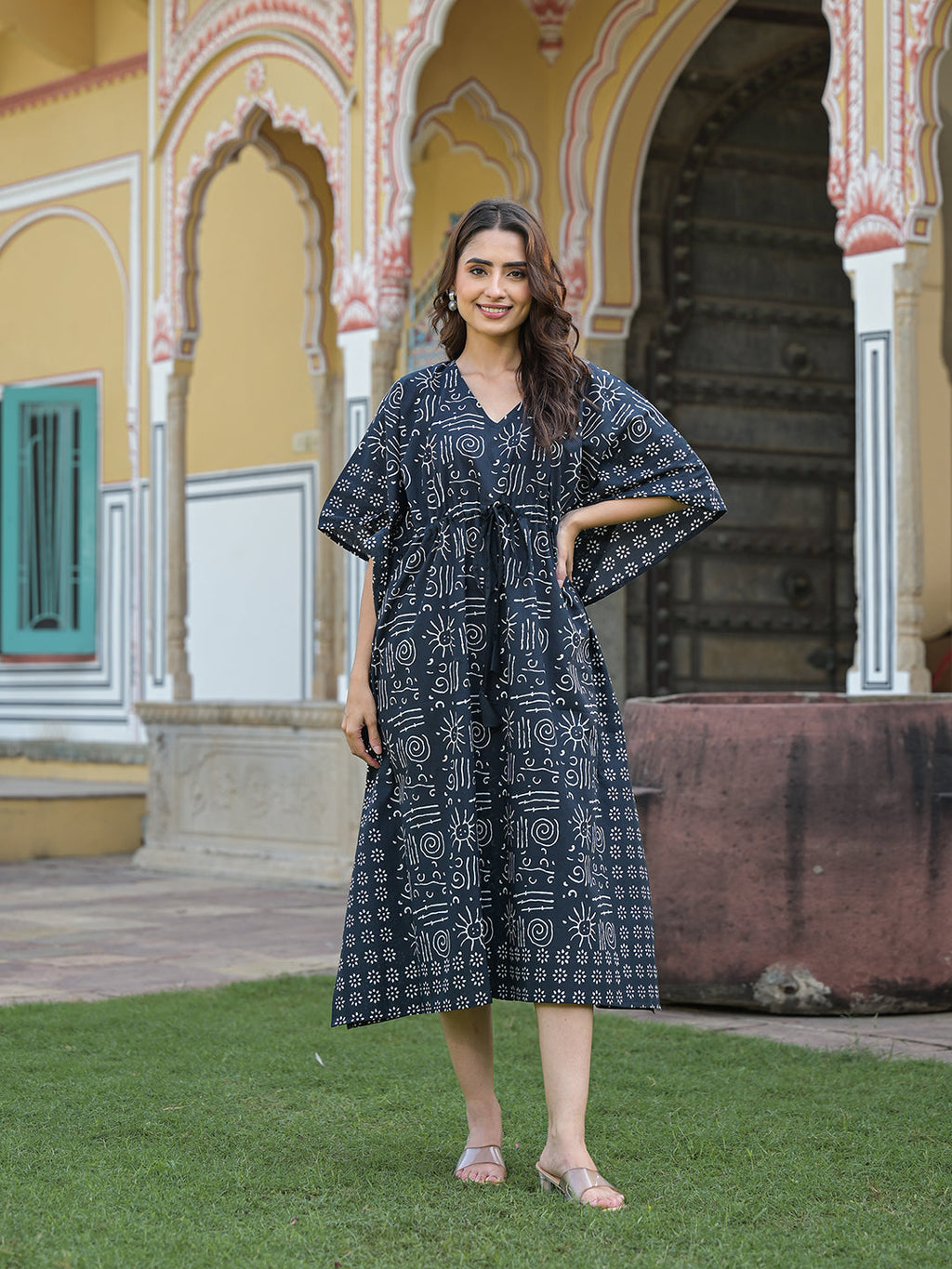 Noe Velarro Black & White Floral Print Kaftan