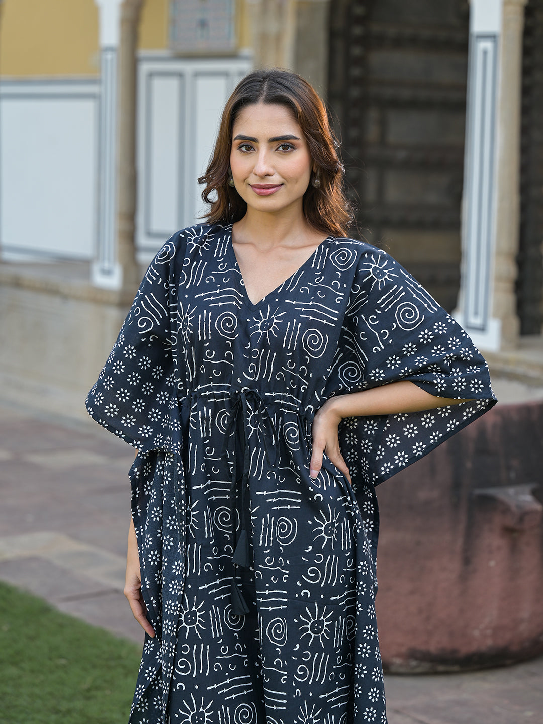 Noe Velarro Black & White Floral Print Kaftan