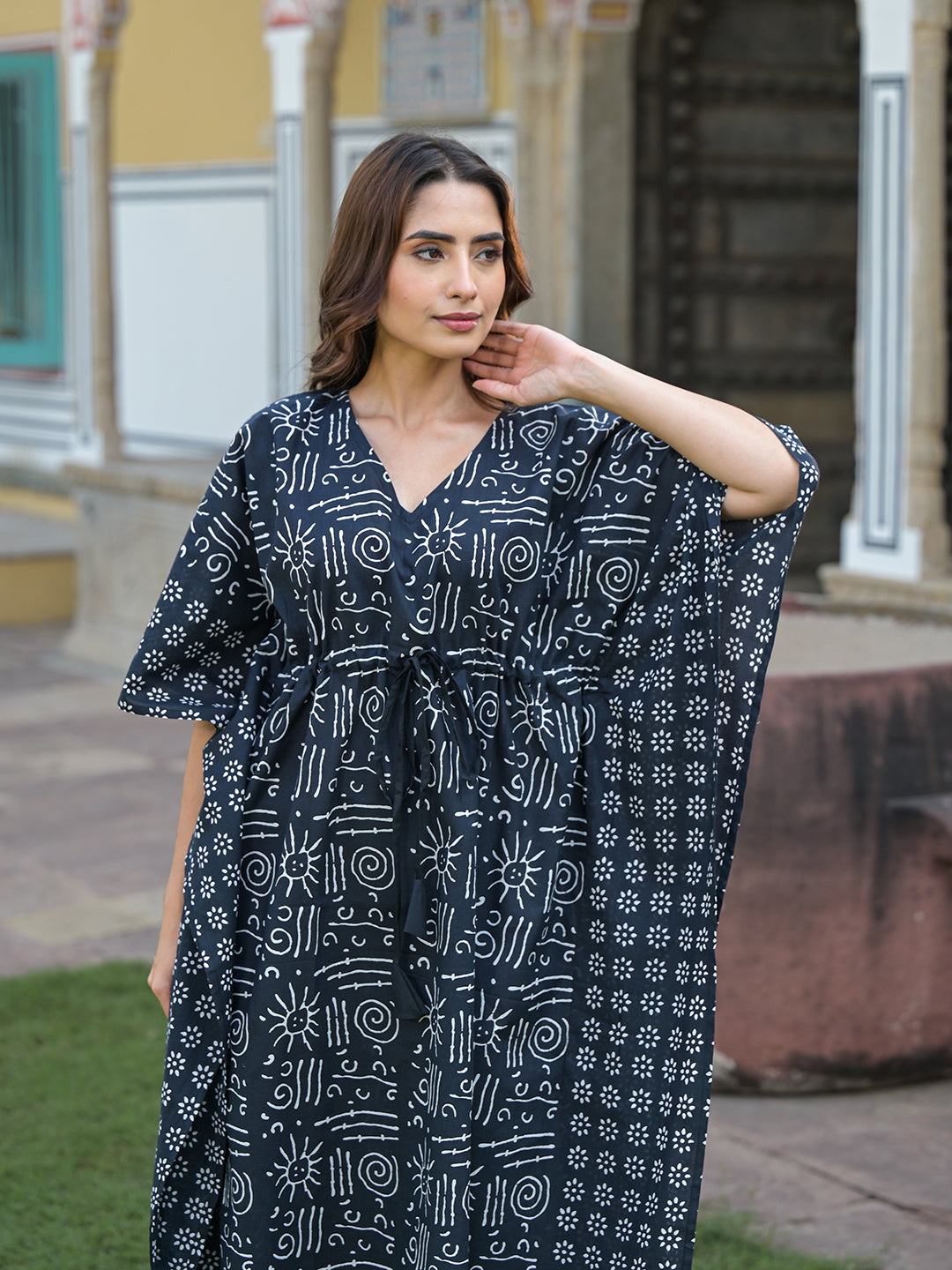 Noe Velarro Black & White Floral Print Kaftan