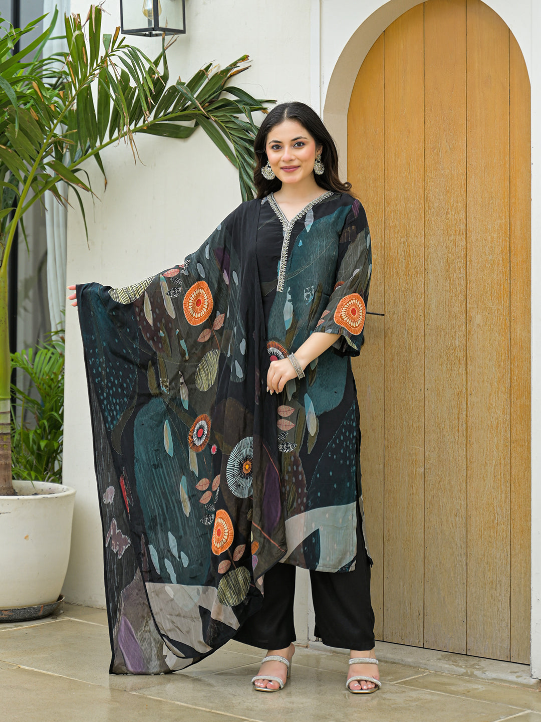 Noe Velarro Black Pure Crepe Digital Print Kurta Pant Set With Dupatta