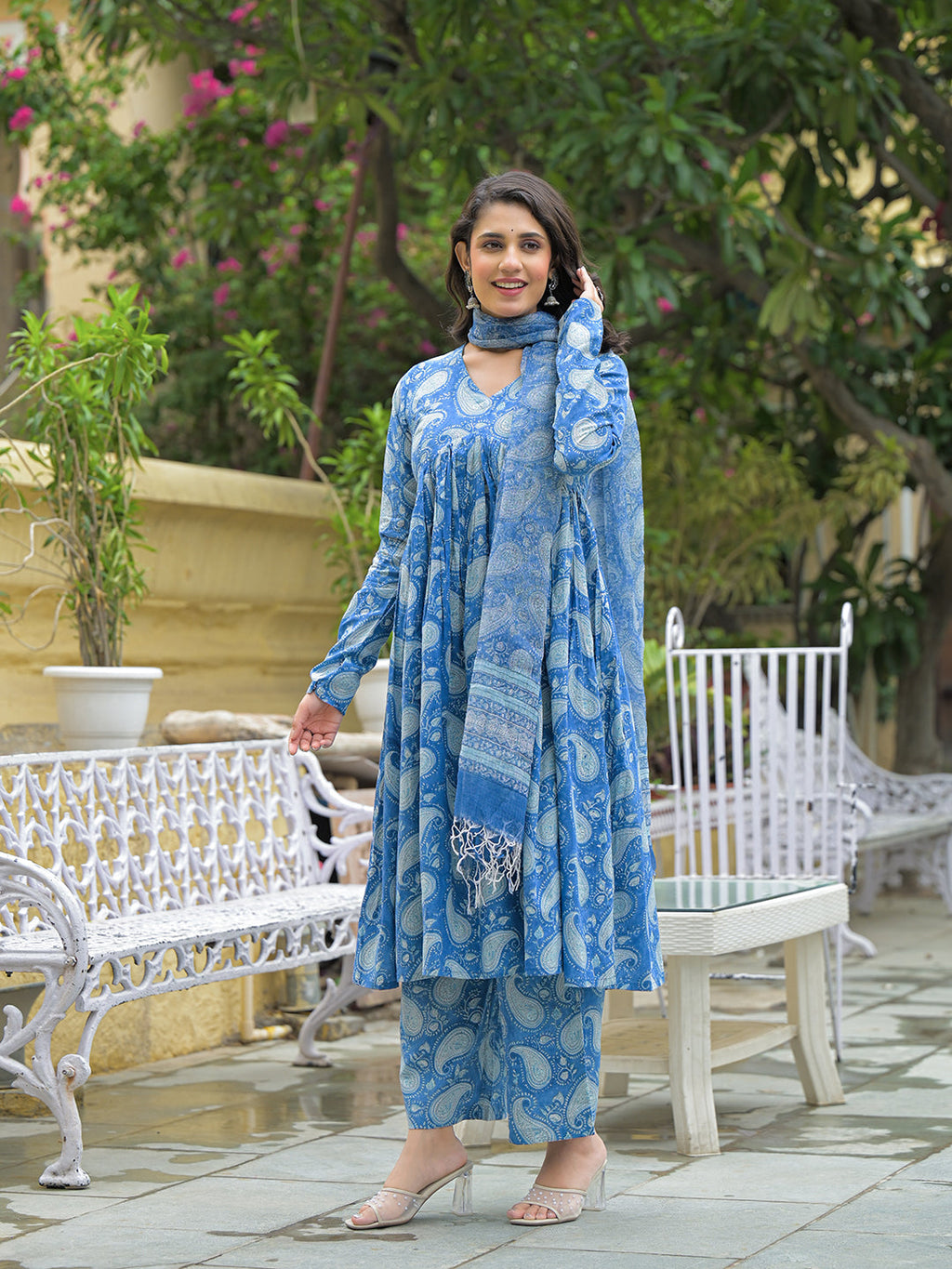 Noe Velarro Blue Cotton Paisley Printed Kurta Pant Set With Dupatta