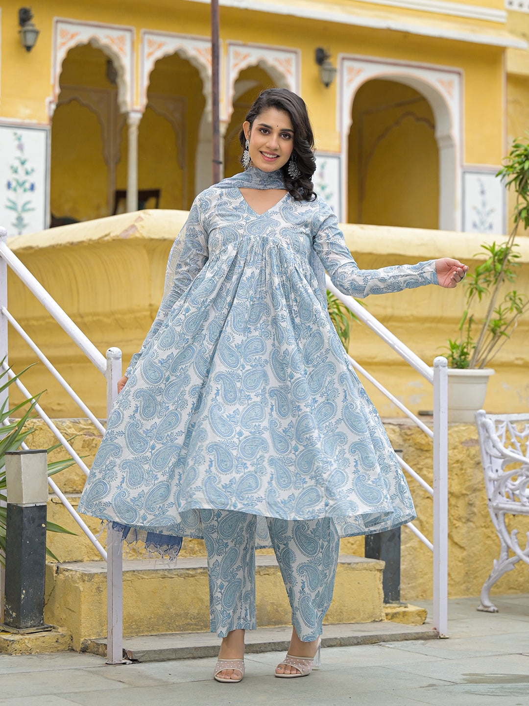 Noe Velarro White Cotton Paisley Printed Kurta Pant Set With Dupatta