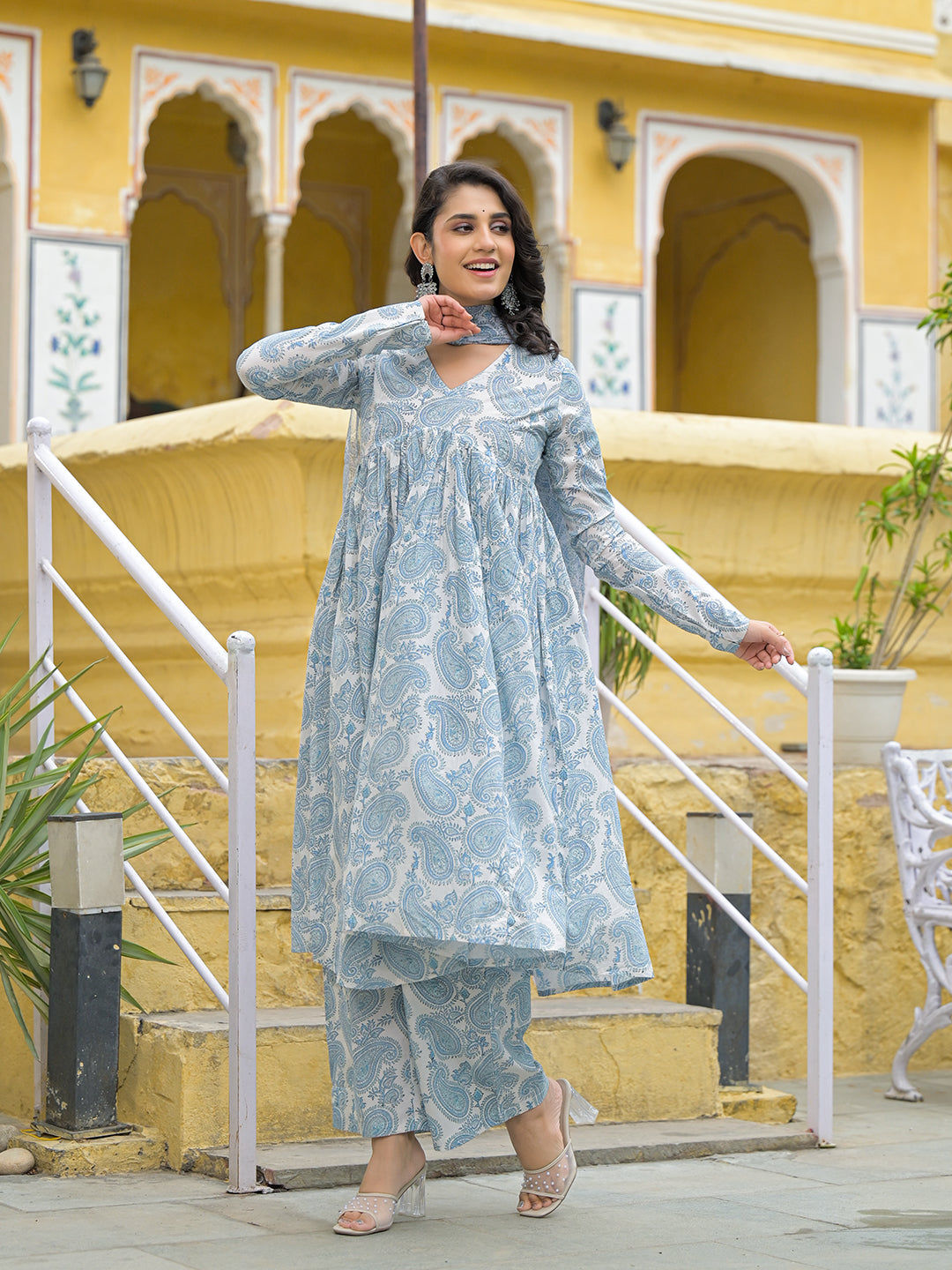 Noe Velarro White Cotton Paisley Printed Kurta Pant Set With Dupatta