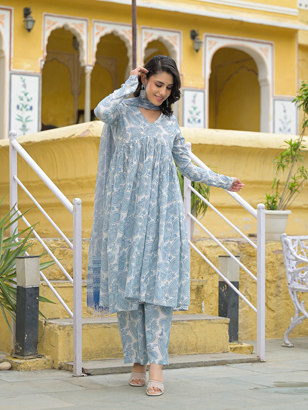 Noe Velarro White Cotton Paisley Printed Kurta Pant Set With Dupatta