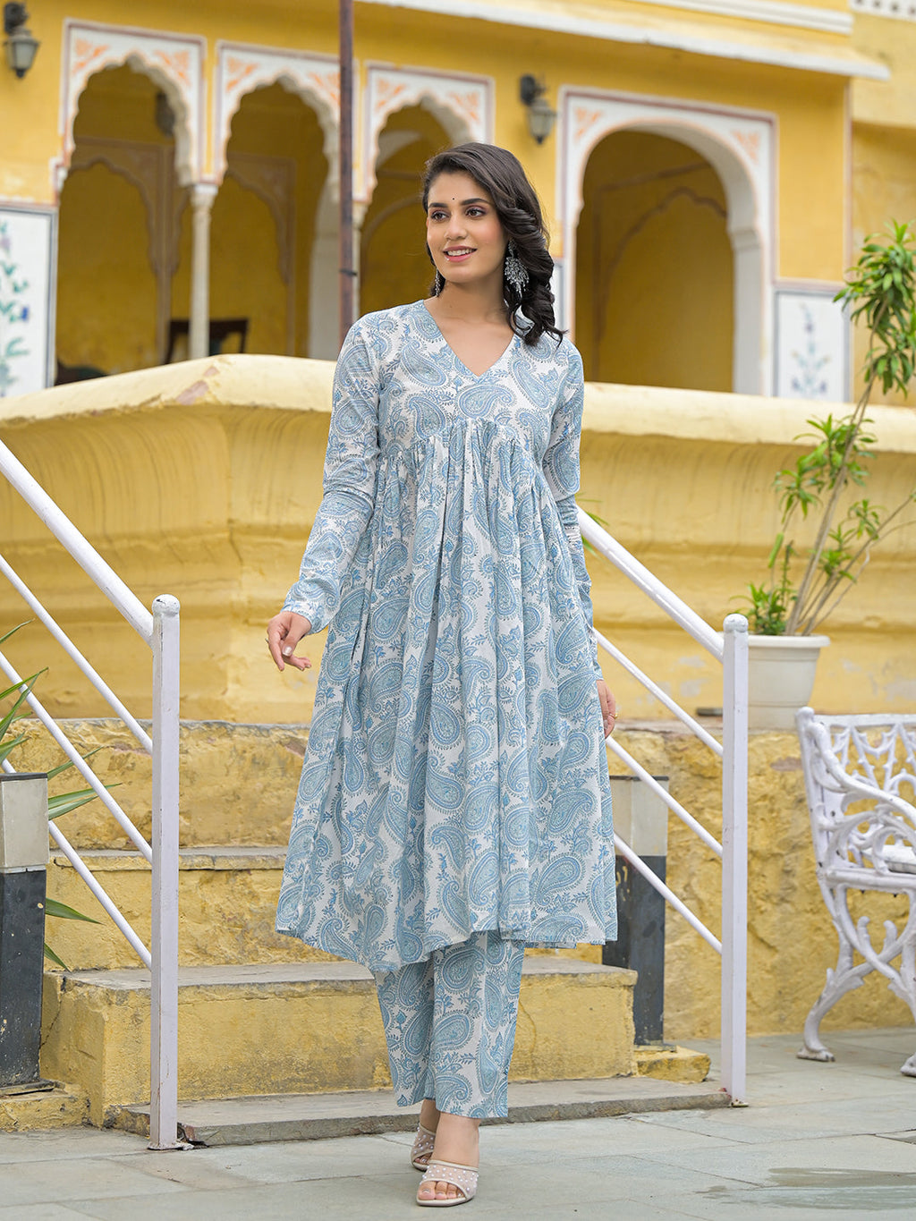 Noe Velarro White Cotton Paisley Printed Kurta Pant Set With Dupatta