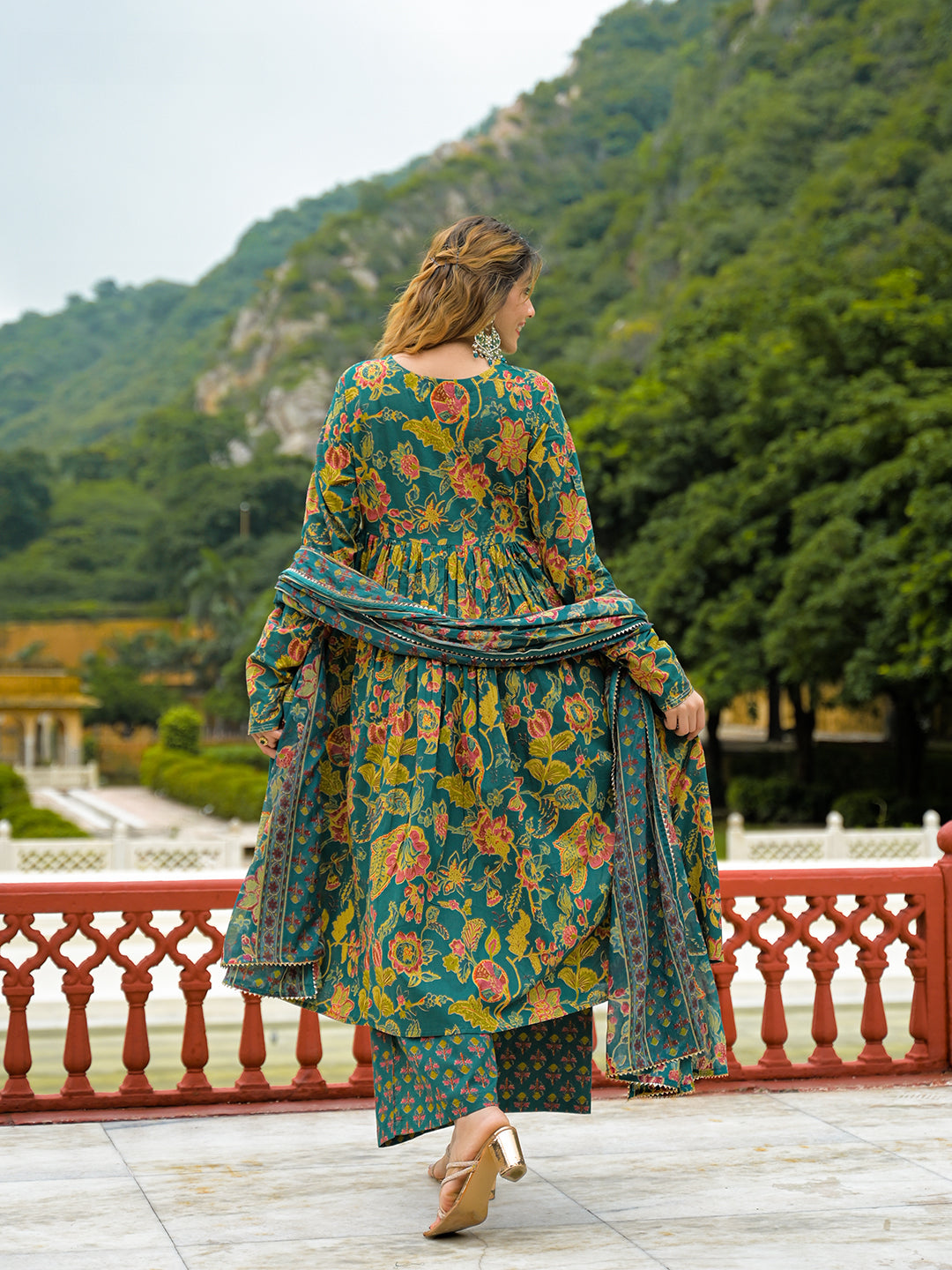 Noe Velarro Dark Green Cotton Straight Kurta Pant With Dupatta