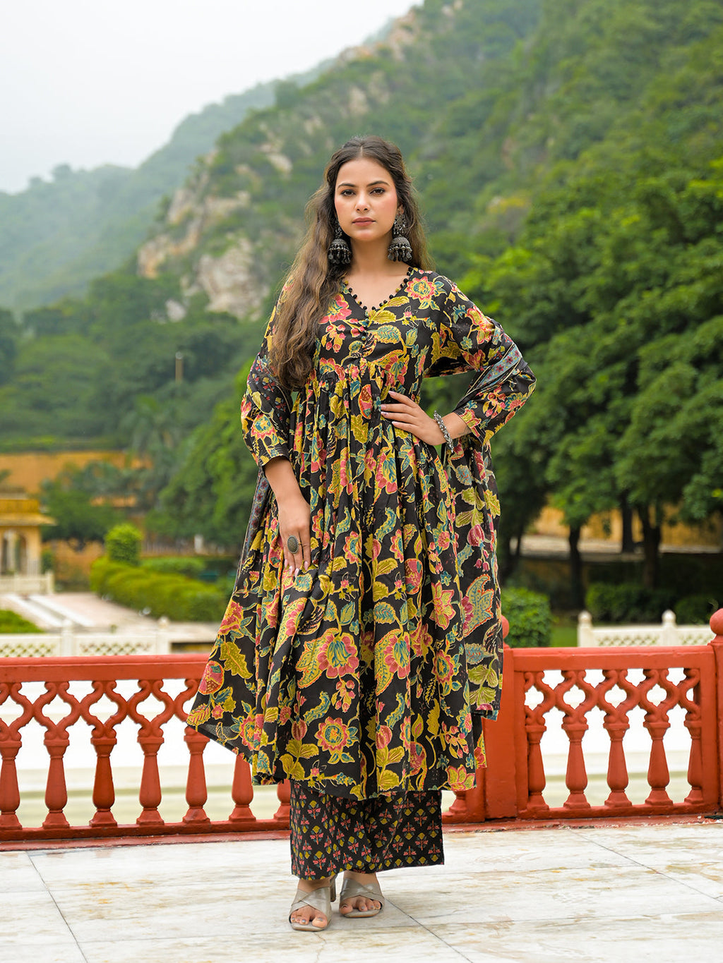Noe Velarro Black Cotton Straight Kurta Pant With Dupatta
