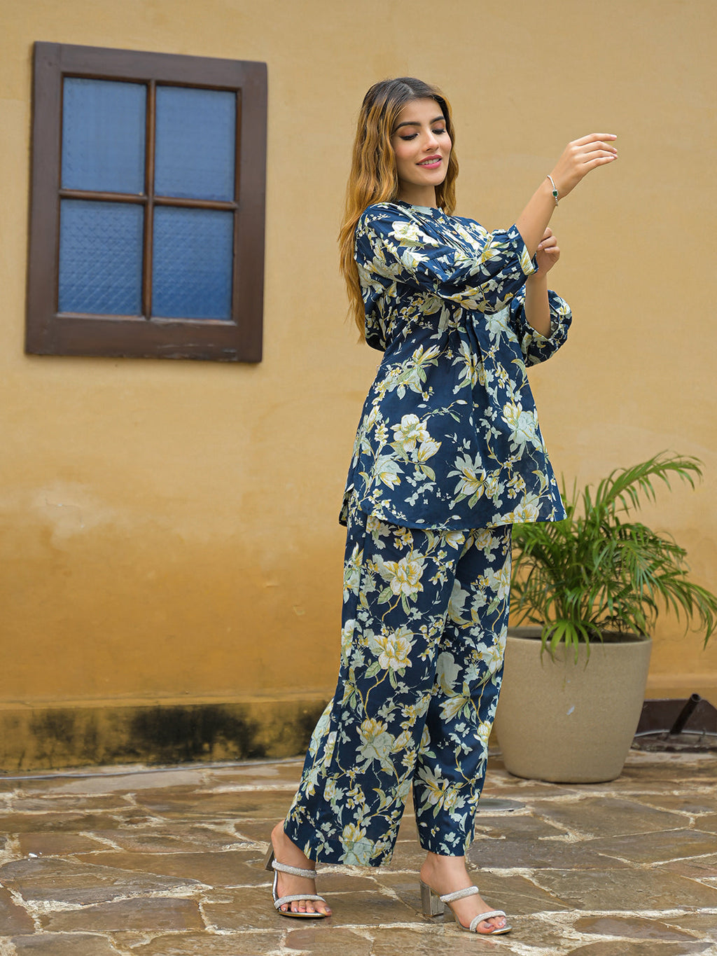 Noe Velarro Blue Floral Print Cotton Night suits Set