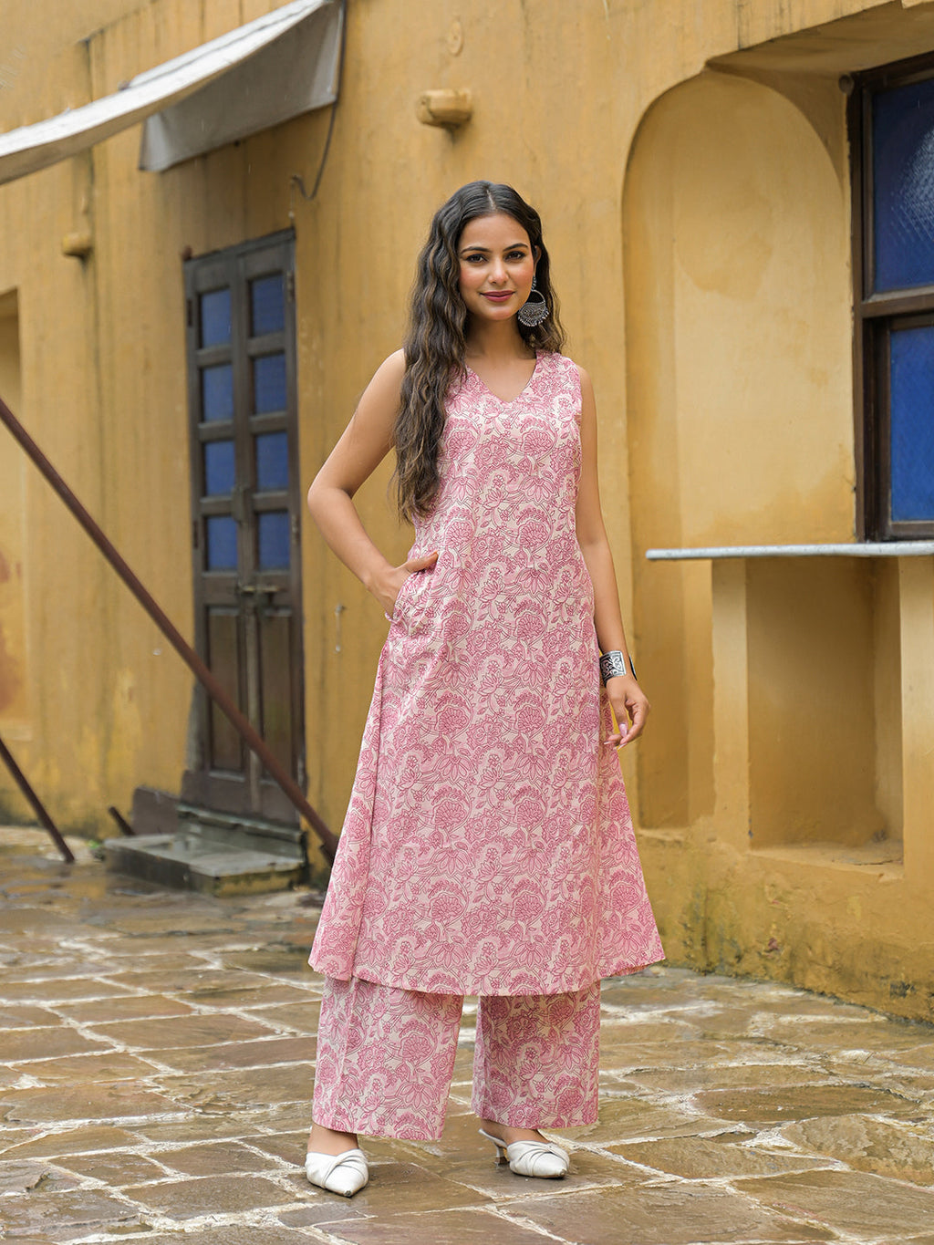 Noe Velarro Pink Floral Print A-Line Cotton Kurta Pant Sets