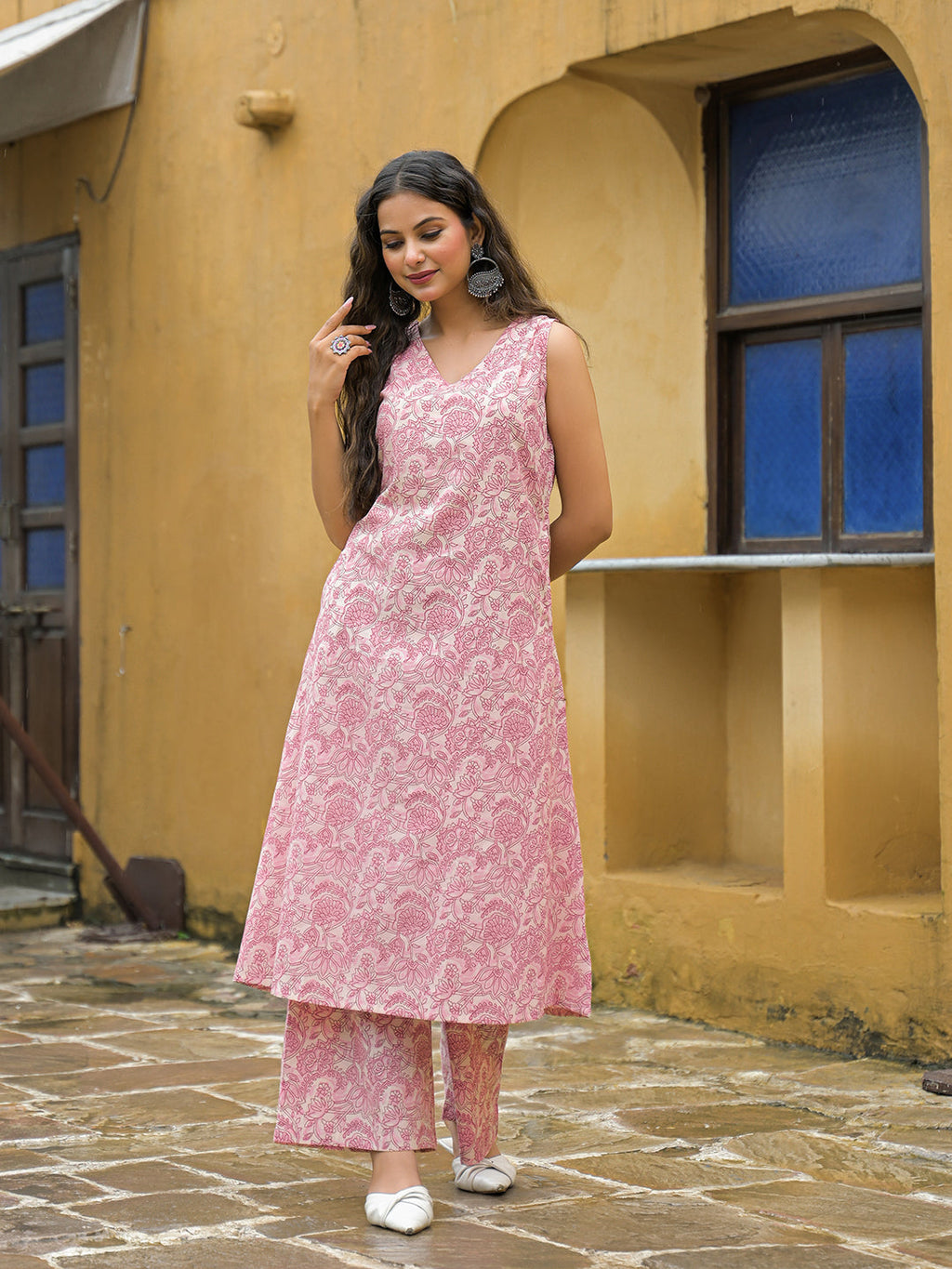 Noe Velarro Pink Floral Print A-Line Cotton Kurta Pant Sets