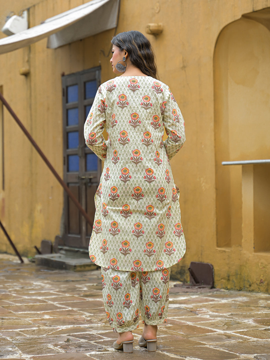 Noe Velarro Cream Floral Print Cotton Co-ords Sets