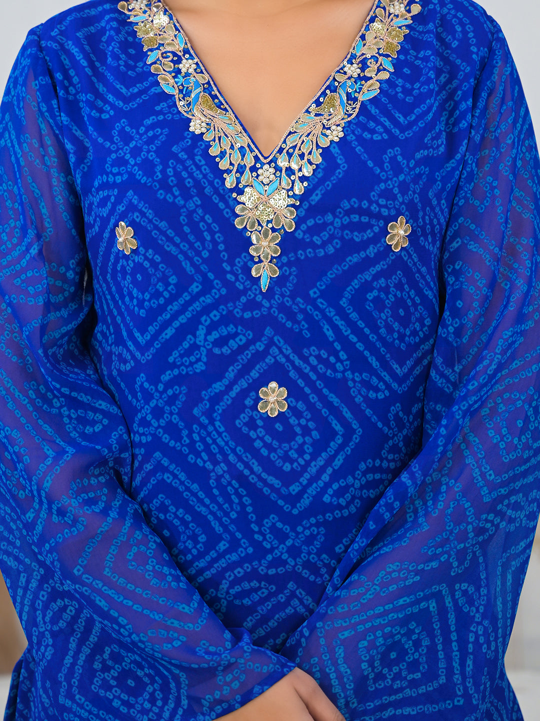 Noe Velarro Blue Bandhani Gotta Patti Work Geogratte V-Neck Top
