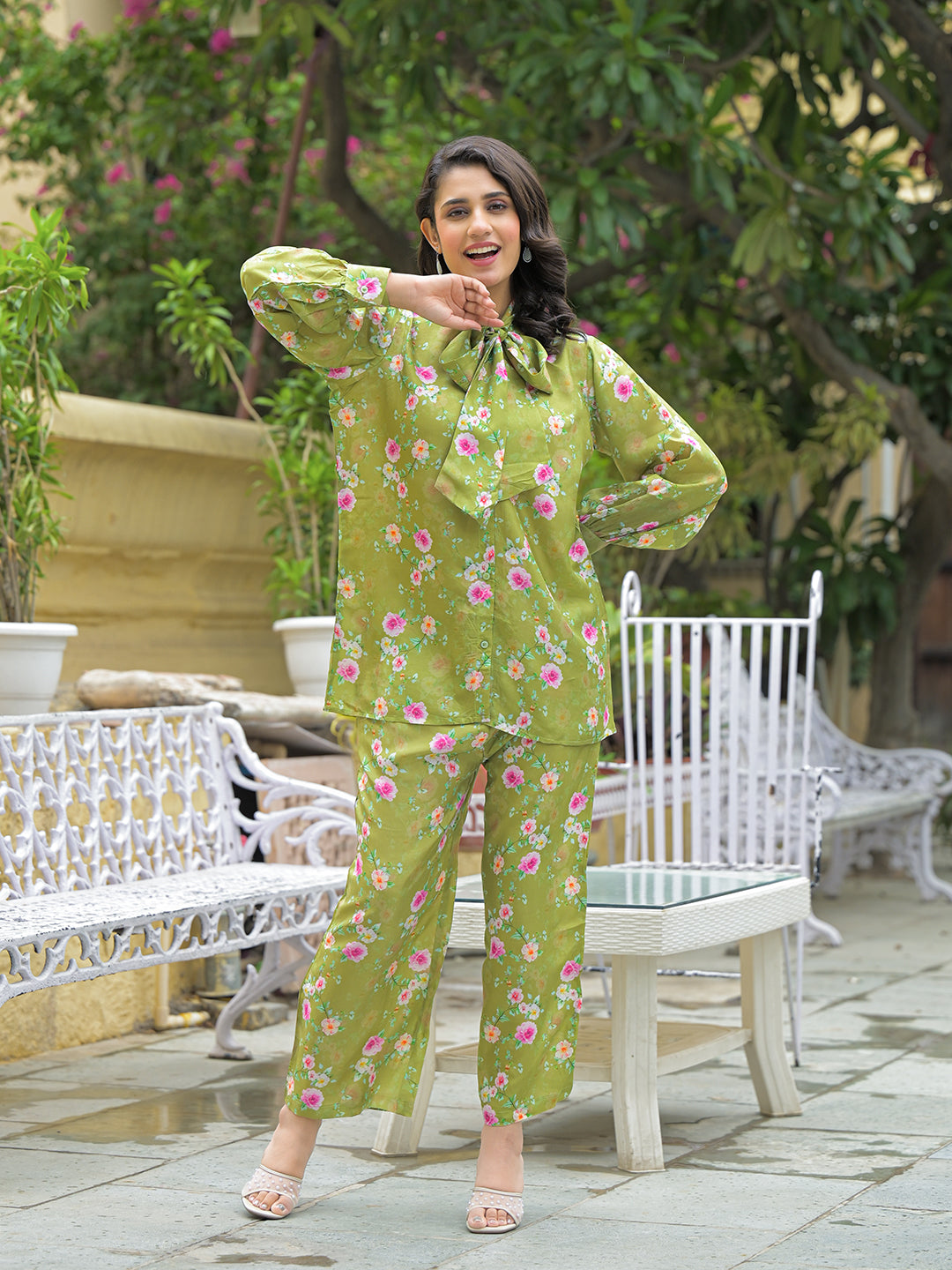 Noe Velarro Muslin Green Printed Co-ords Sets
