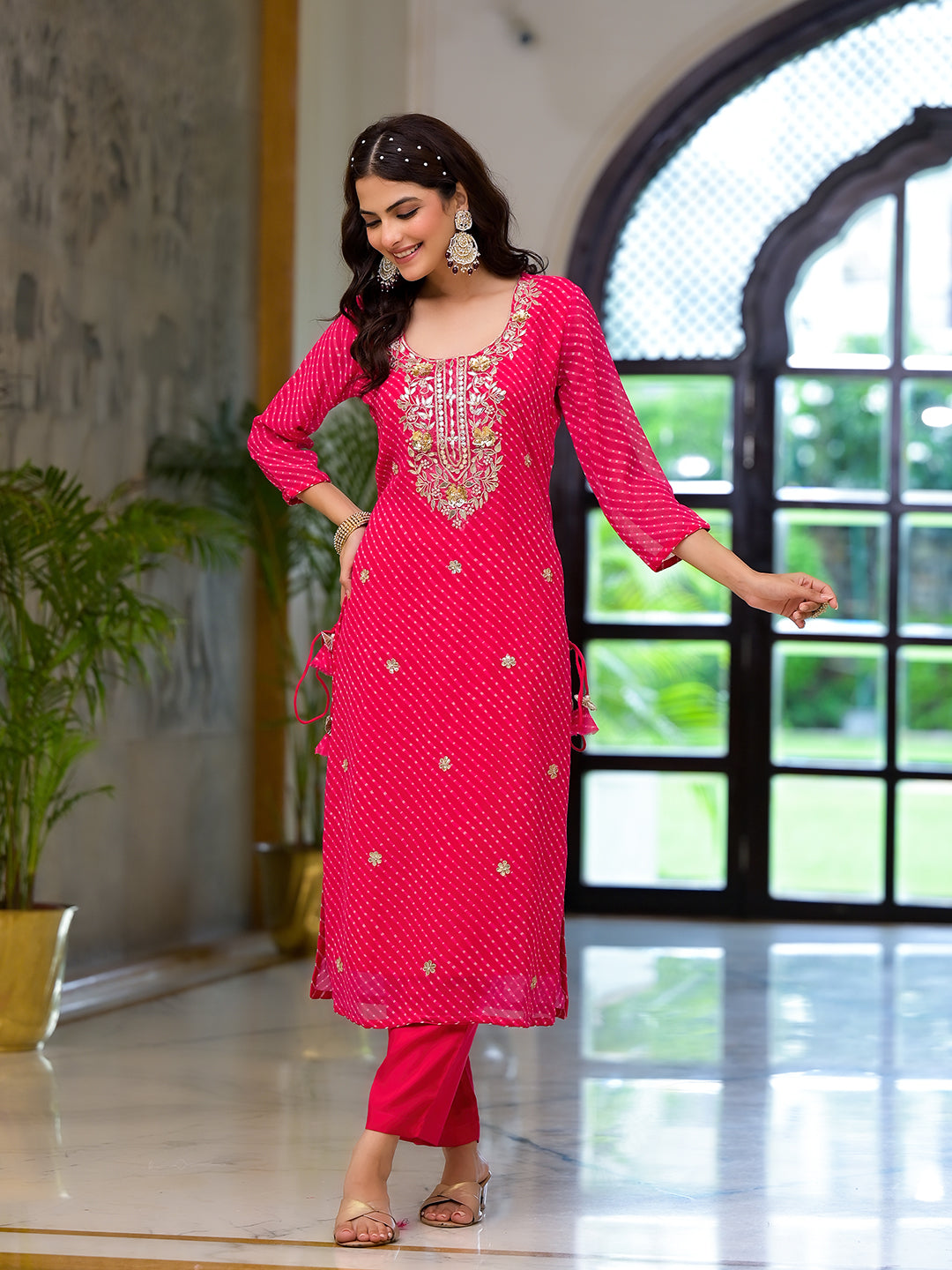 Noe Velarro Pink Leheriya Print Georgette Fabric Straight Kurta & Trouser with Dupatta